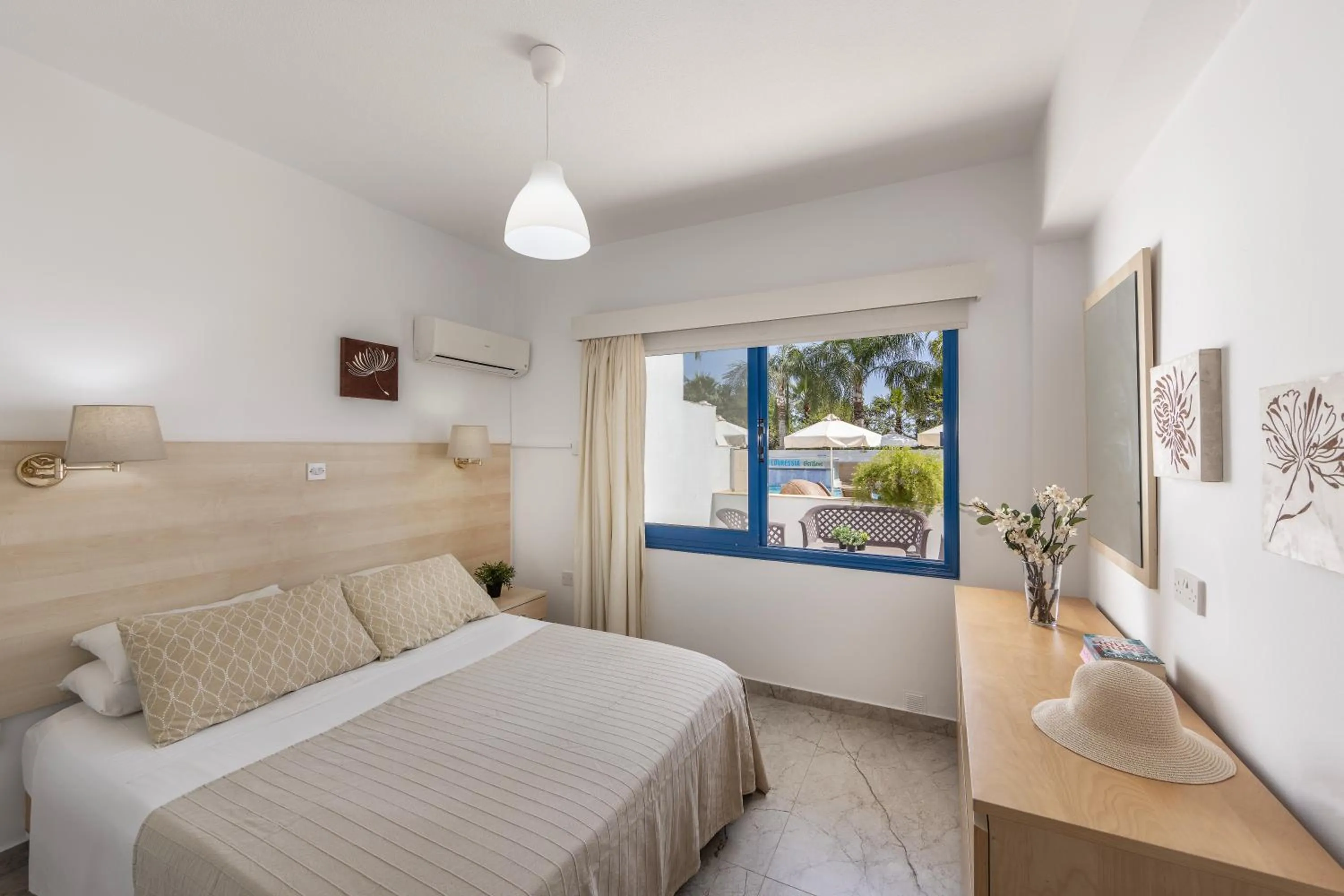 Bed in Flouressia Gardens