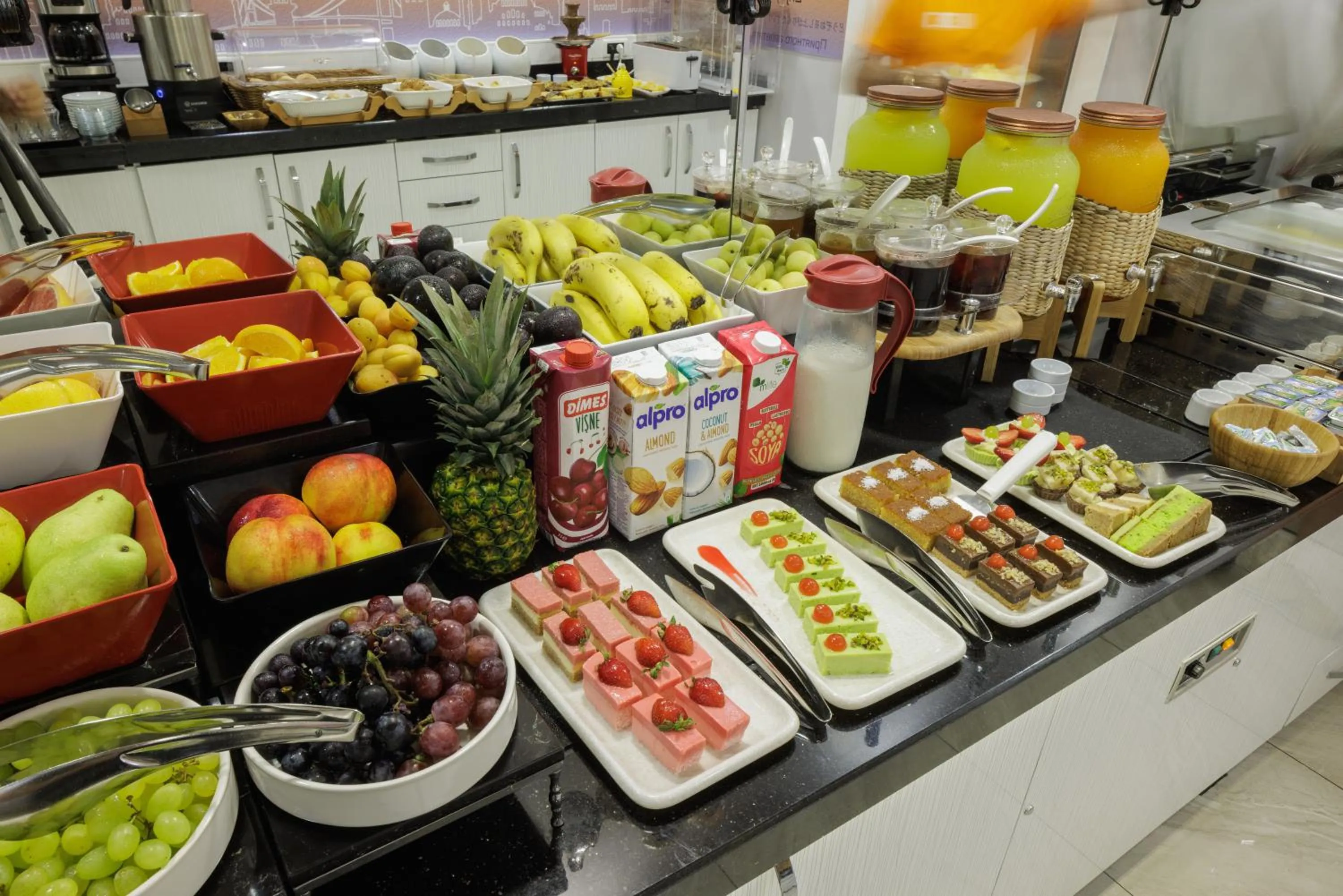 Coffee/tea facilities in OBAHAN HOTEL-Special Class