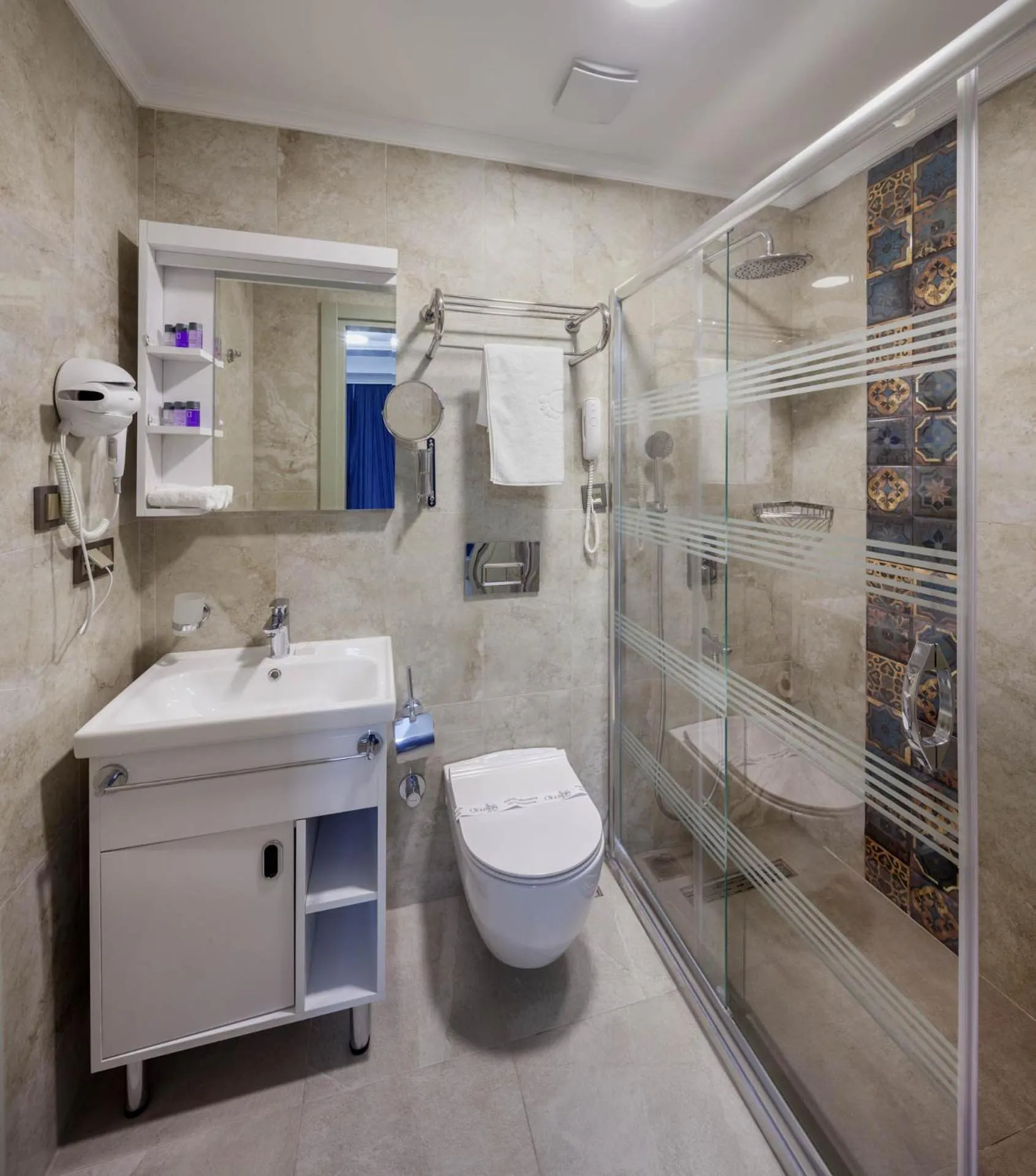 Shower in OBAHAN HOTEL-Special Class