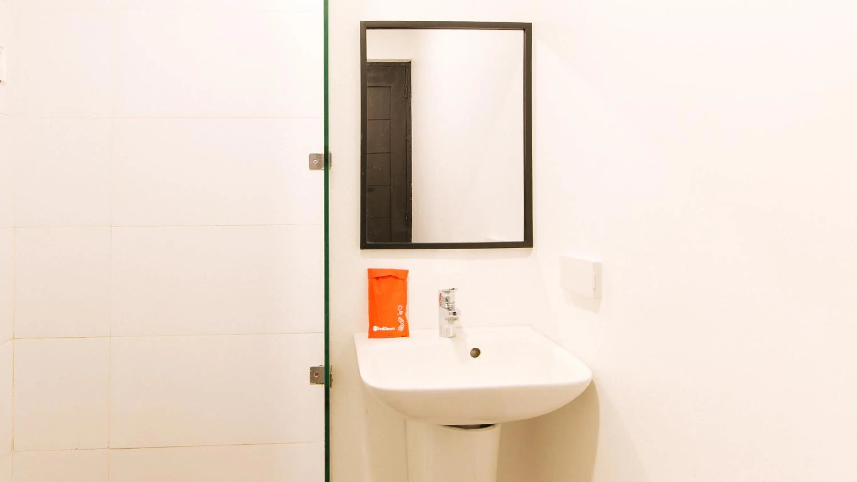 Bathroom in RedDoorz Plus at MM Hotel Las Pinas former RedDoorz Plus Near Bamboo Organ