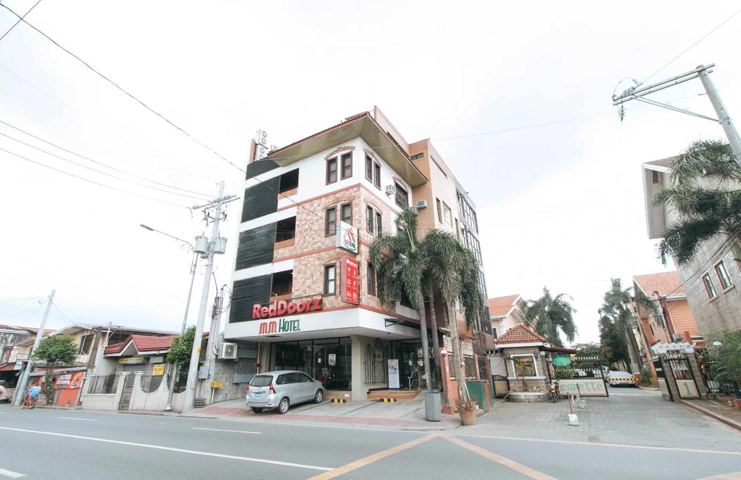 Property building in RedDoorz Plus at MM Hotel Las Pinas former RedDoorz Plus Near Bamboo Organ