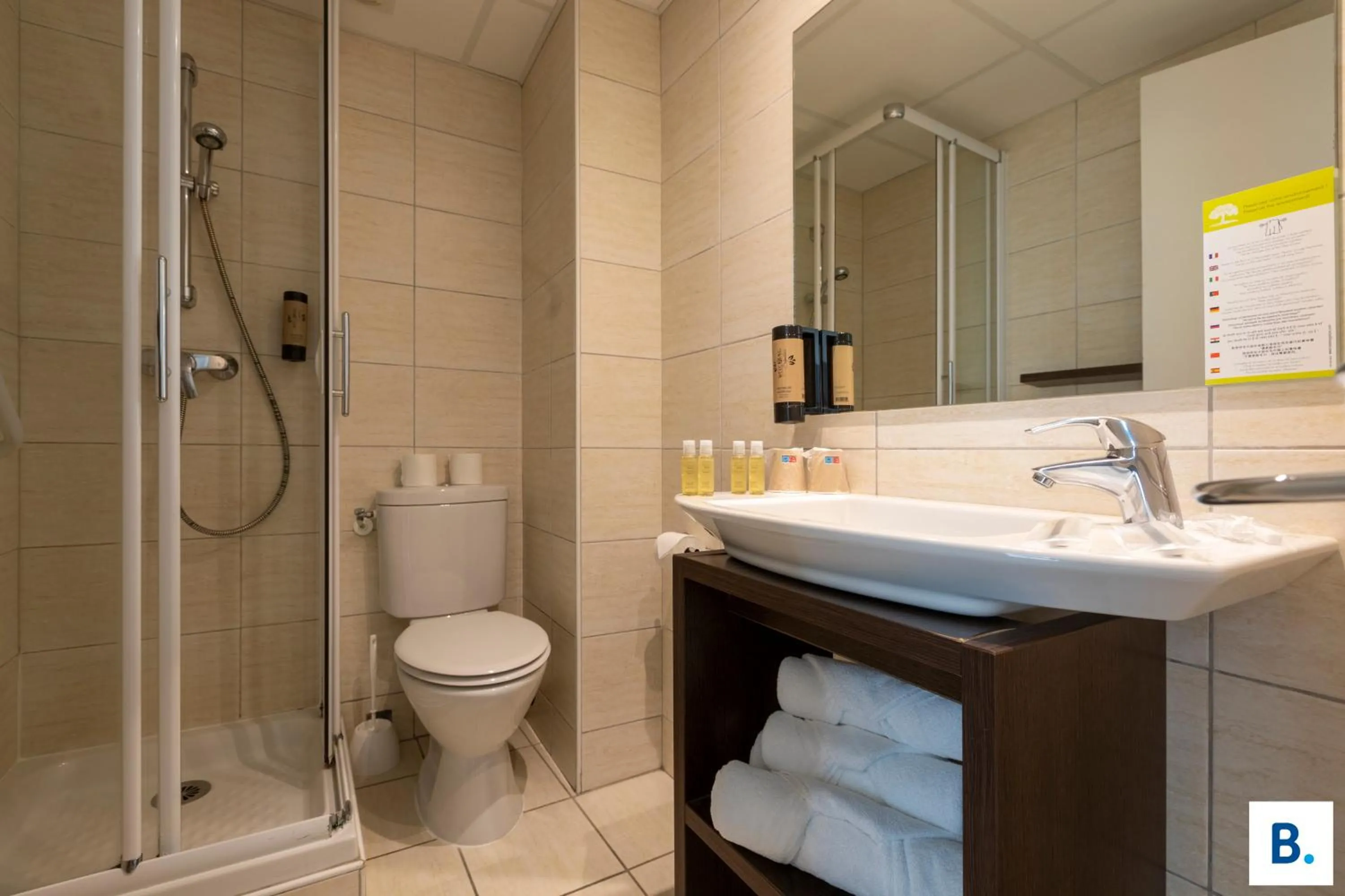 Shower in Hôtel Croix des Bretons - Lourdes Pyrénées