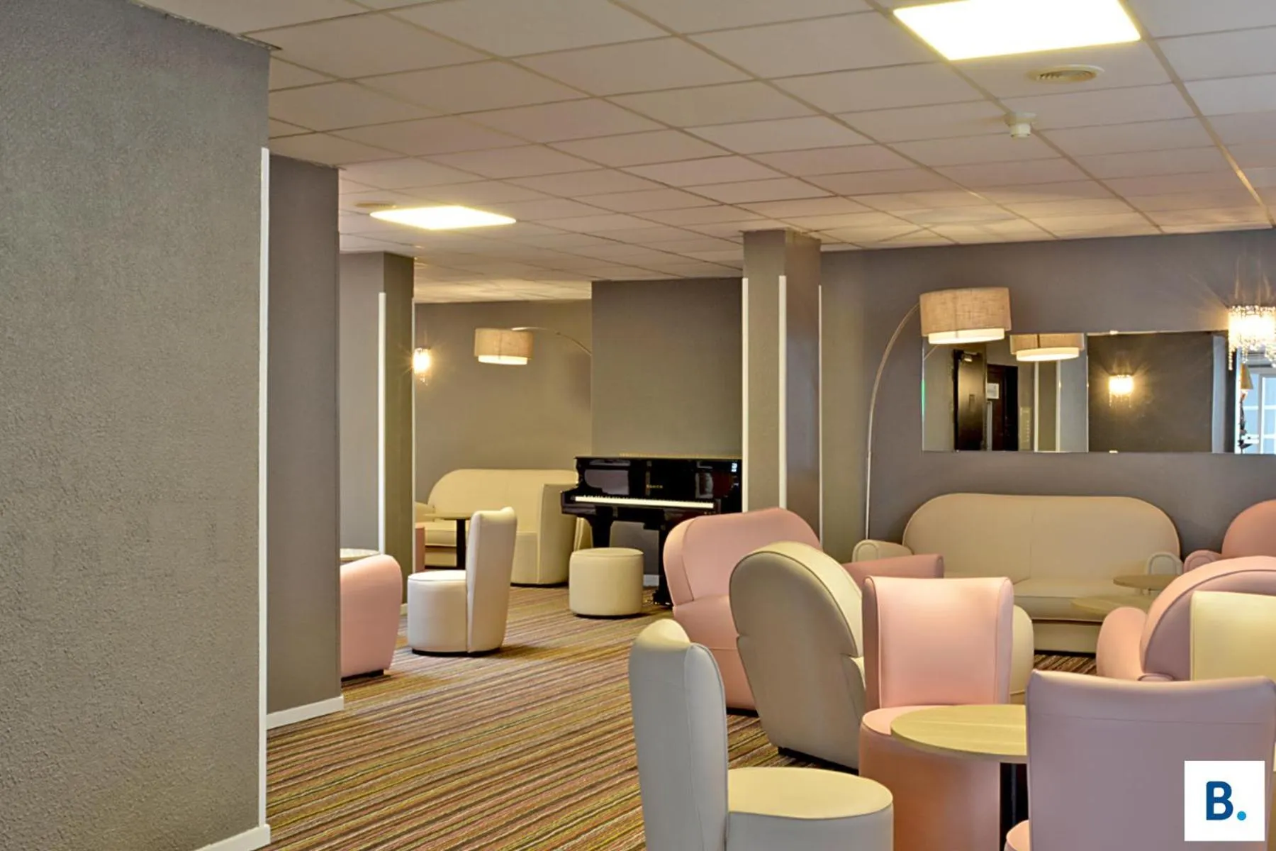 Living room in Hôtel Croix des Bretons - Lourdes Pyrénées