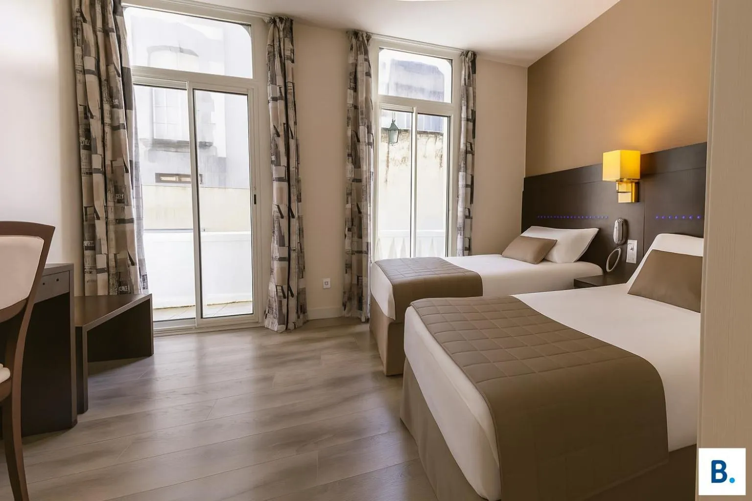 Bed in Hôtel Croix des Bretons - Lourdes Pyrénées