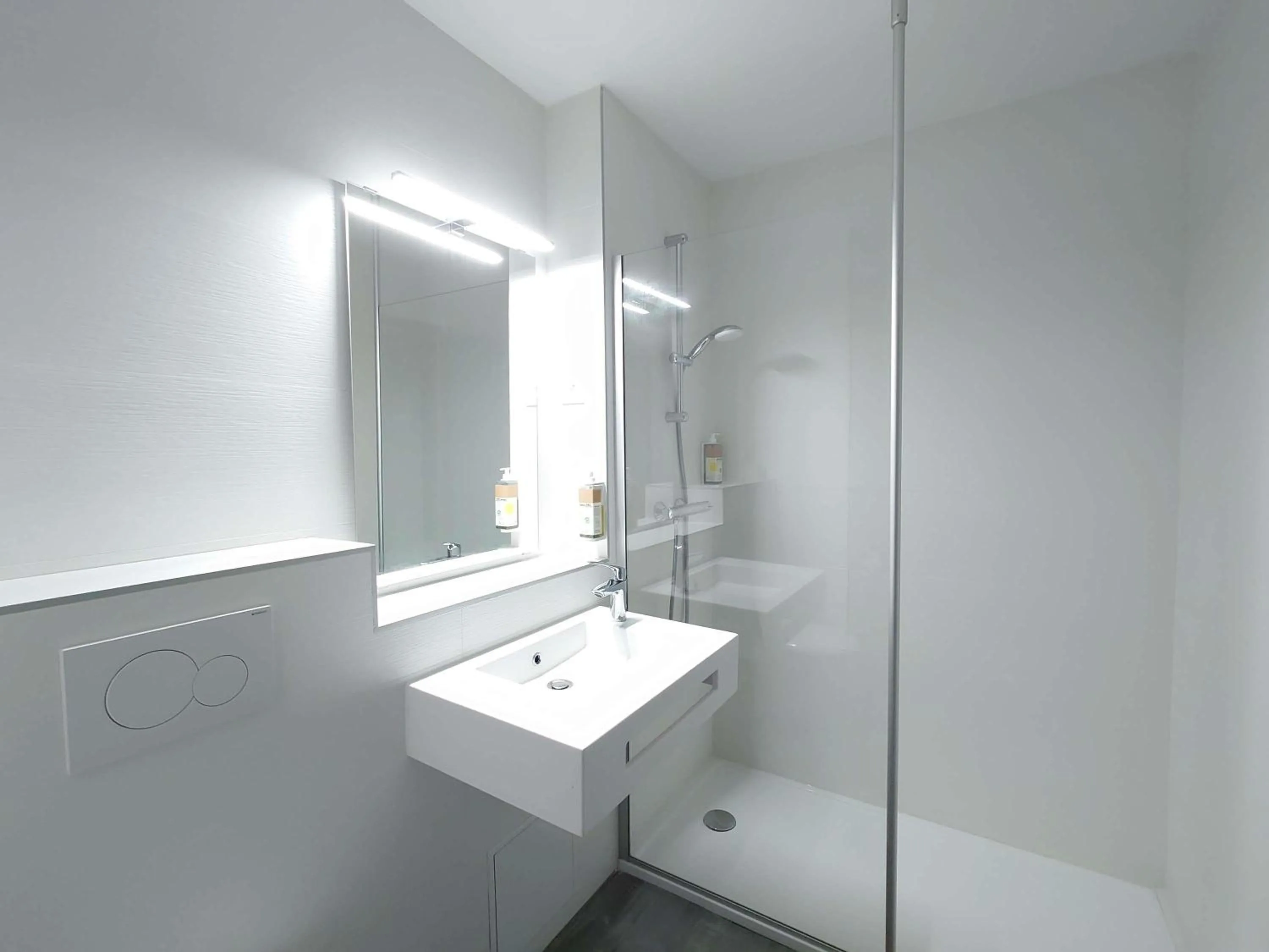 Bedroom in greet hotel Grenoble Centre Gare