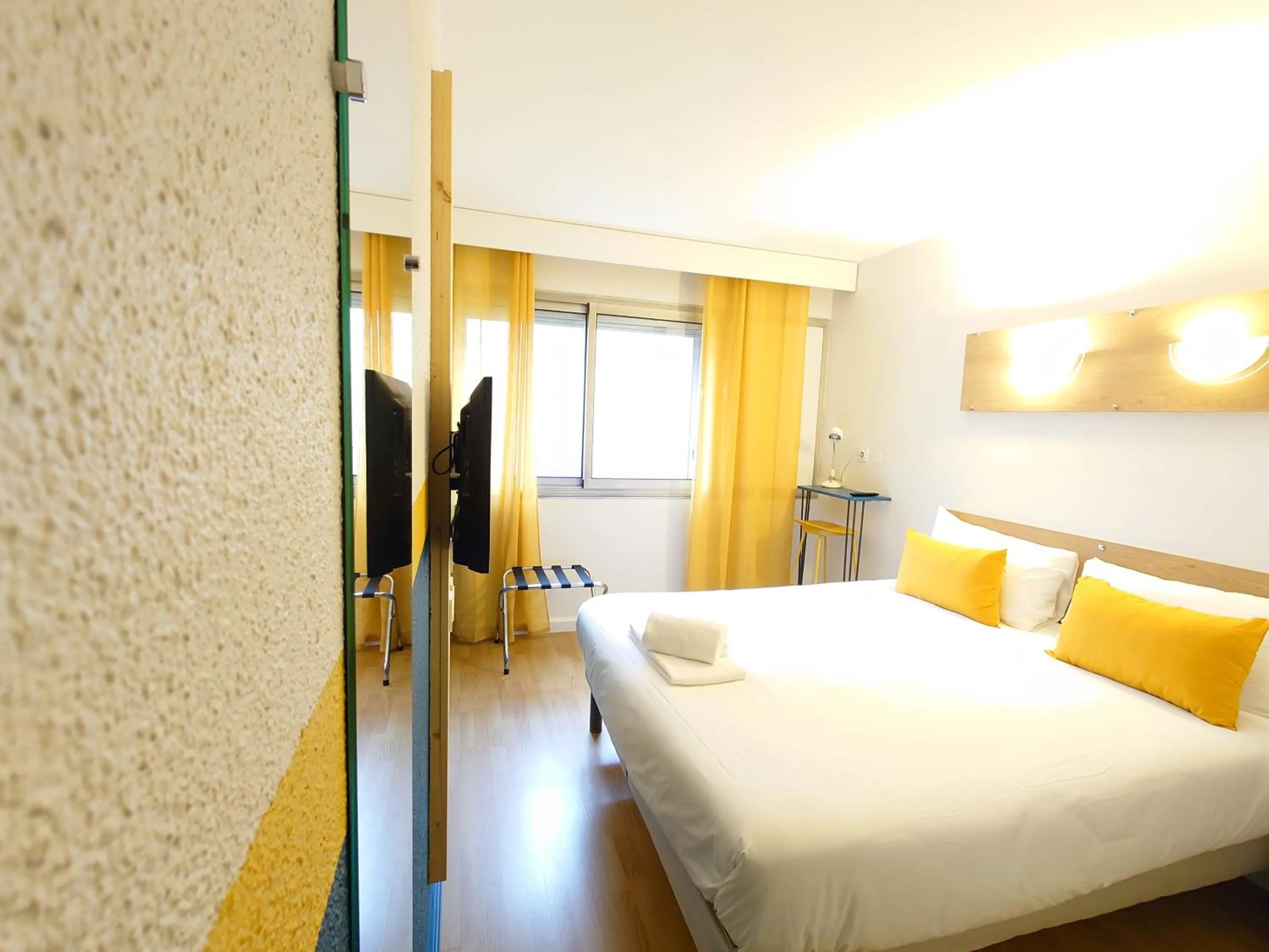 Bed in greet hotel Grenoble Centre Gare