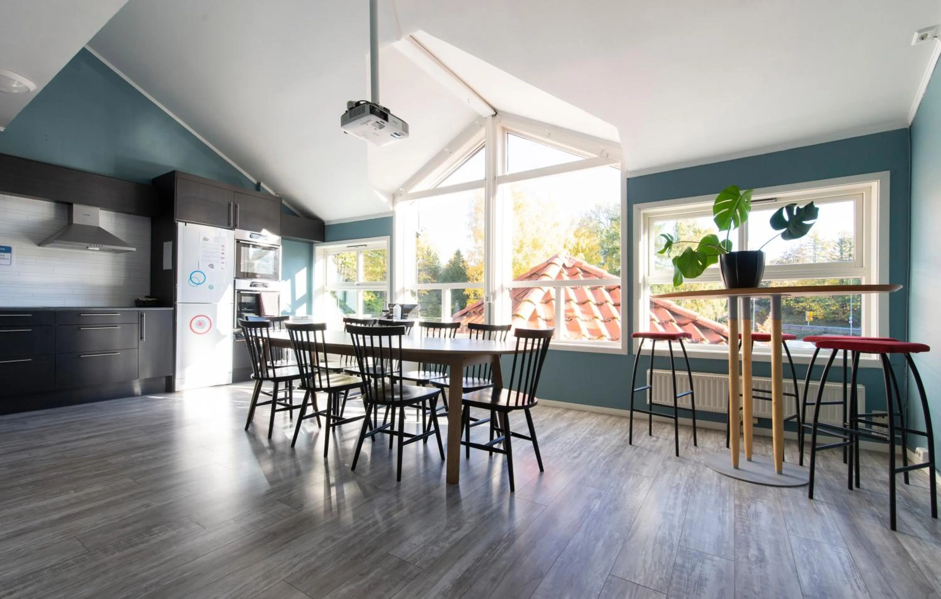 Communal kitchen in Kongsberg Hostel-Vandrerhjem