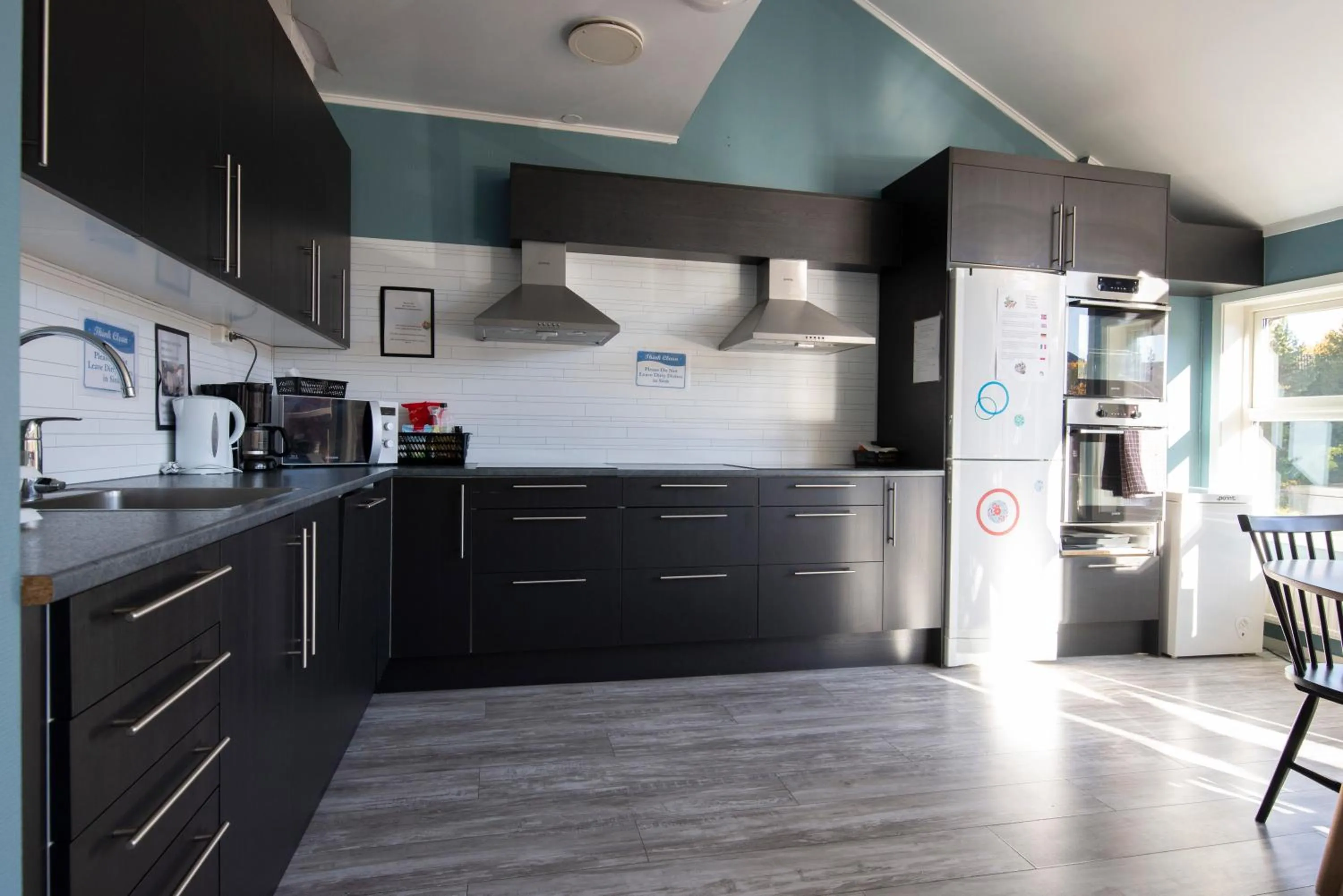 Communal kitchen in Kongsberg Hostel-Vandrerhjem