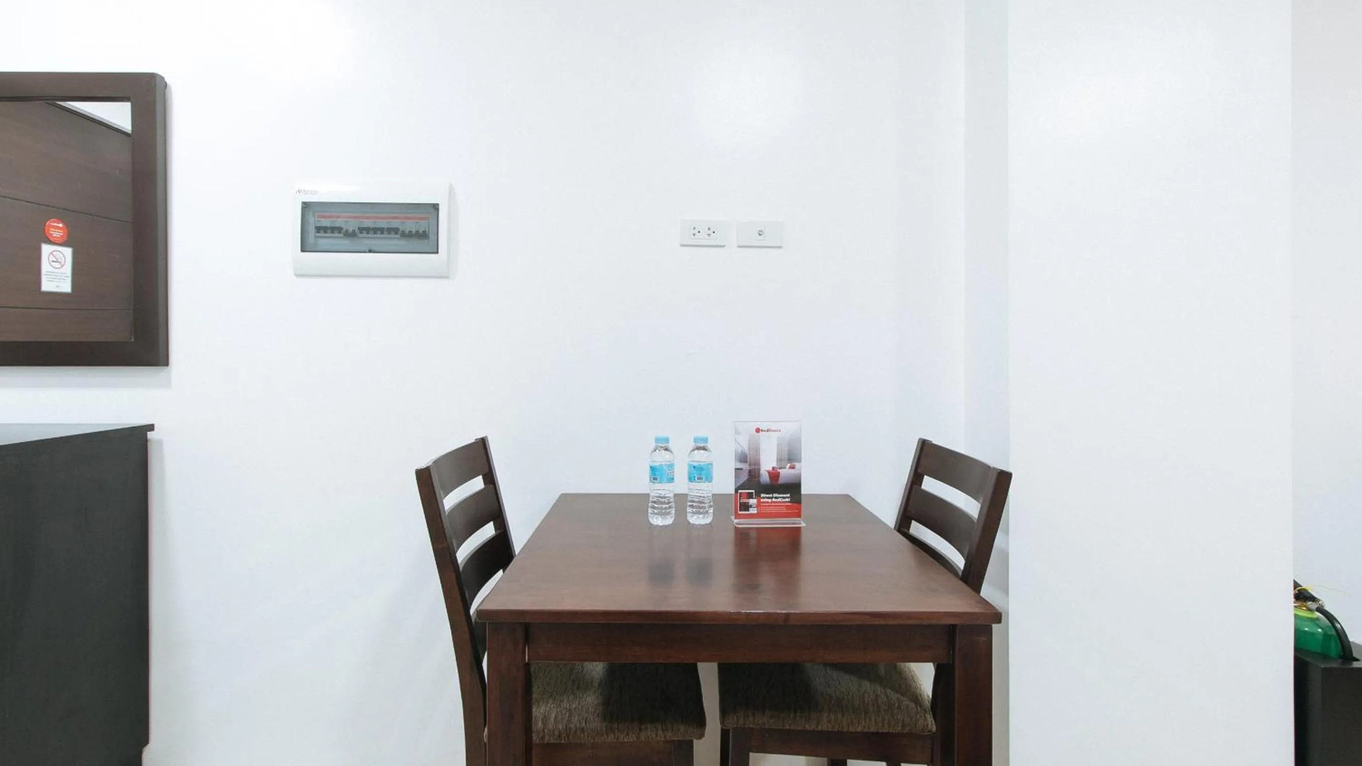 Dining area in RedDoorz Plus at Evangelista Street Makati