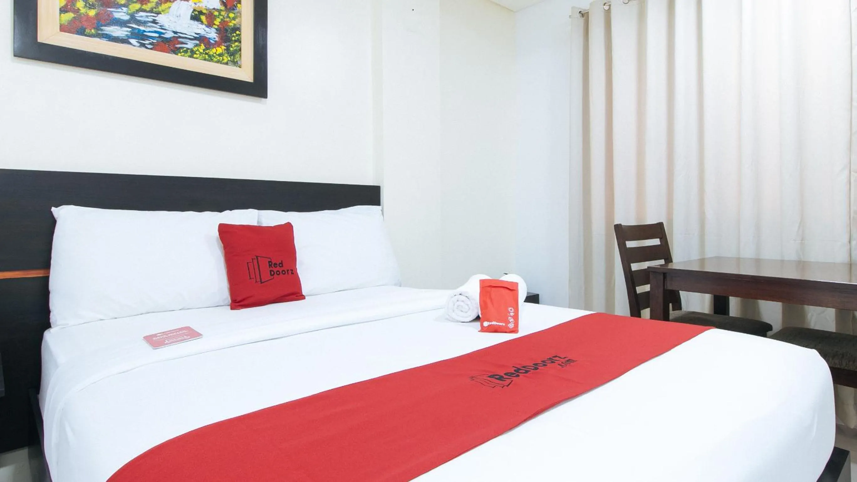 Bed in RedDoorz Plus at Evangelista Street Makati