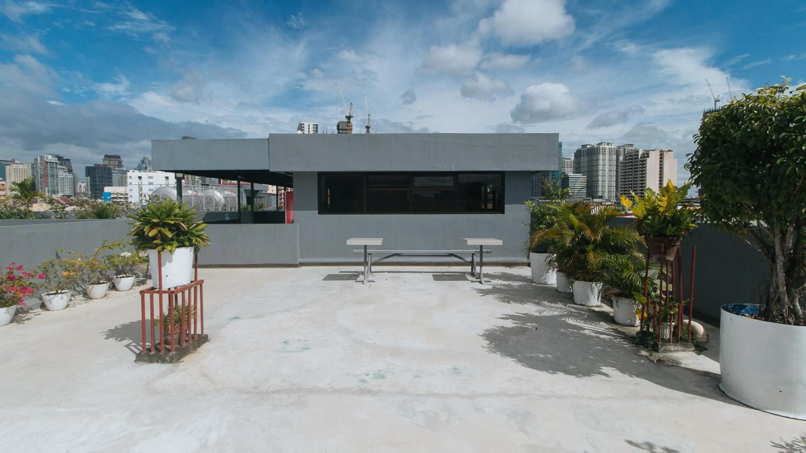 Balcony/Terrace in RedDoorz Plus at Evangelista Street Makati