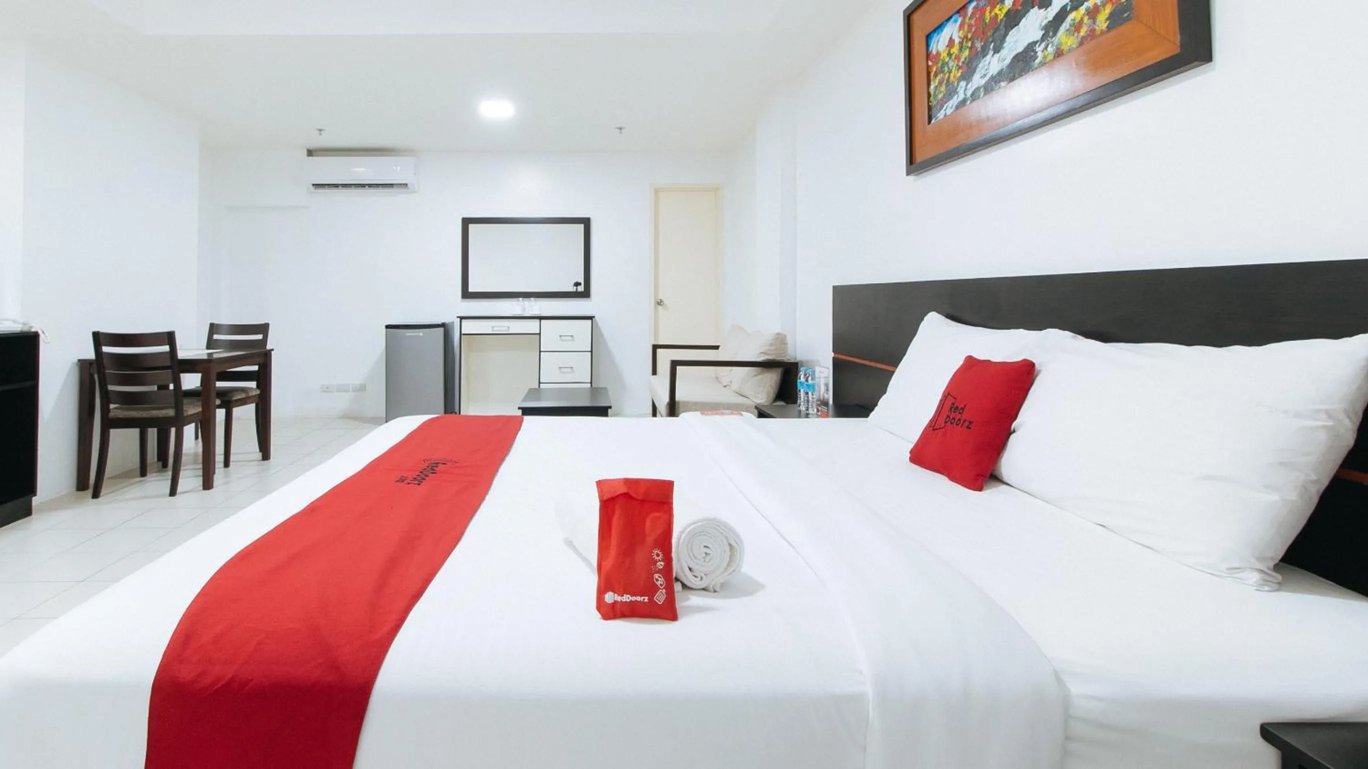 Bedroom, Bed in RedDoorz Plus at Evangelista Street Makati