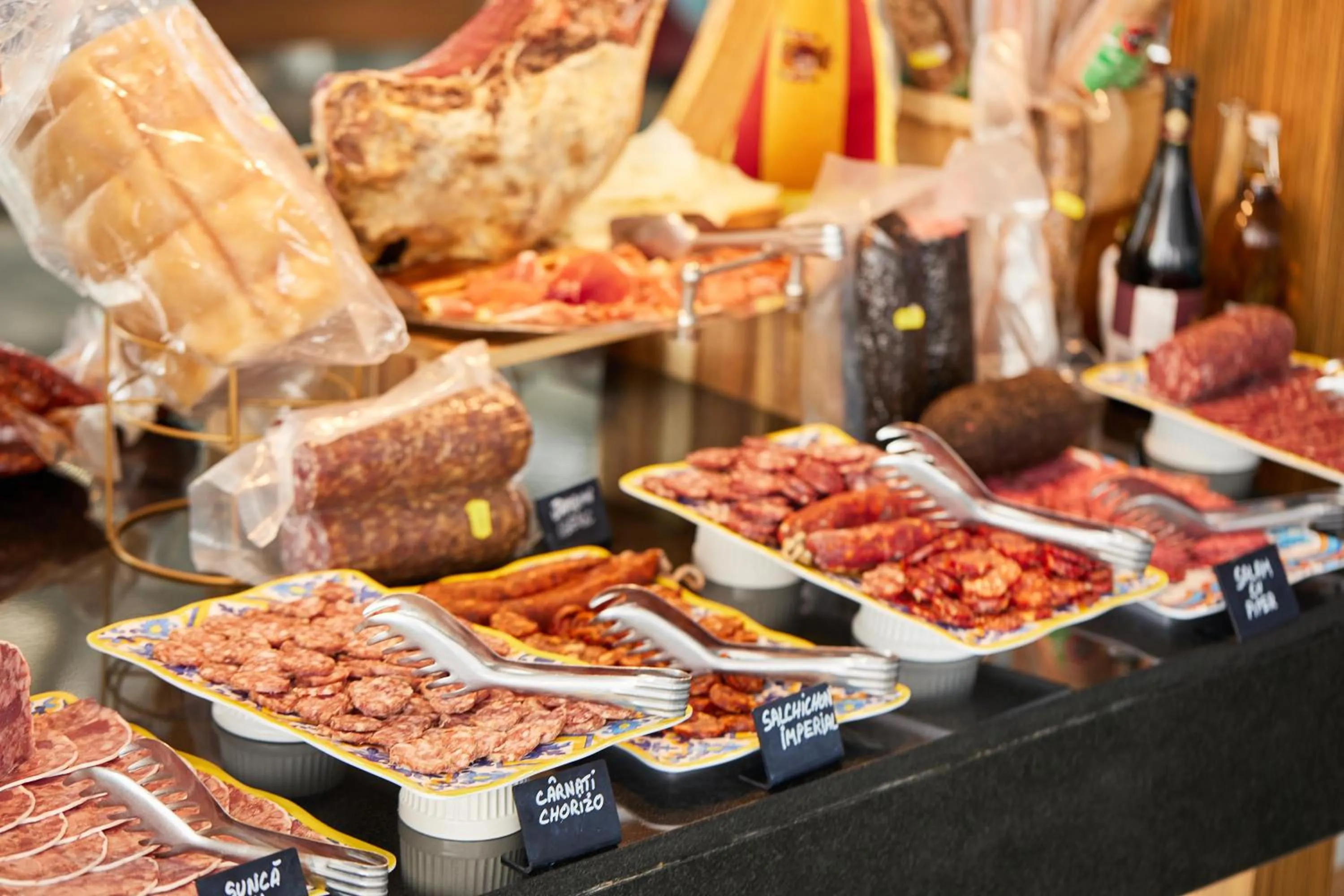 Restaurant/places to eat in Lebada Luxury Resort & Spa