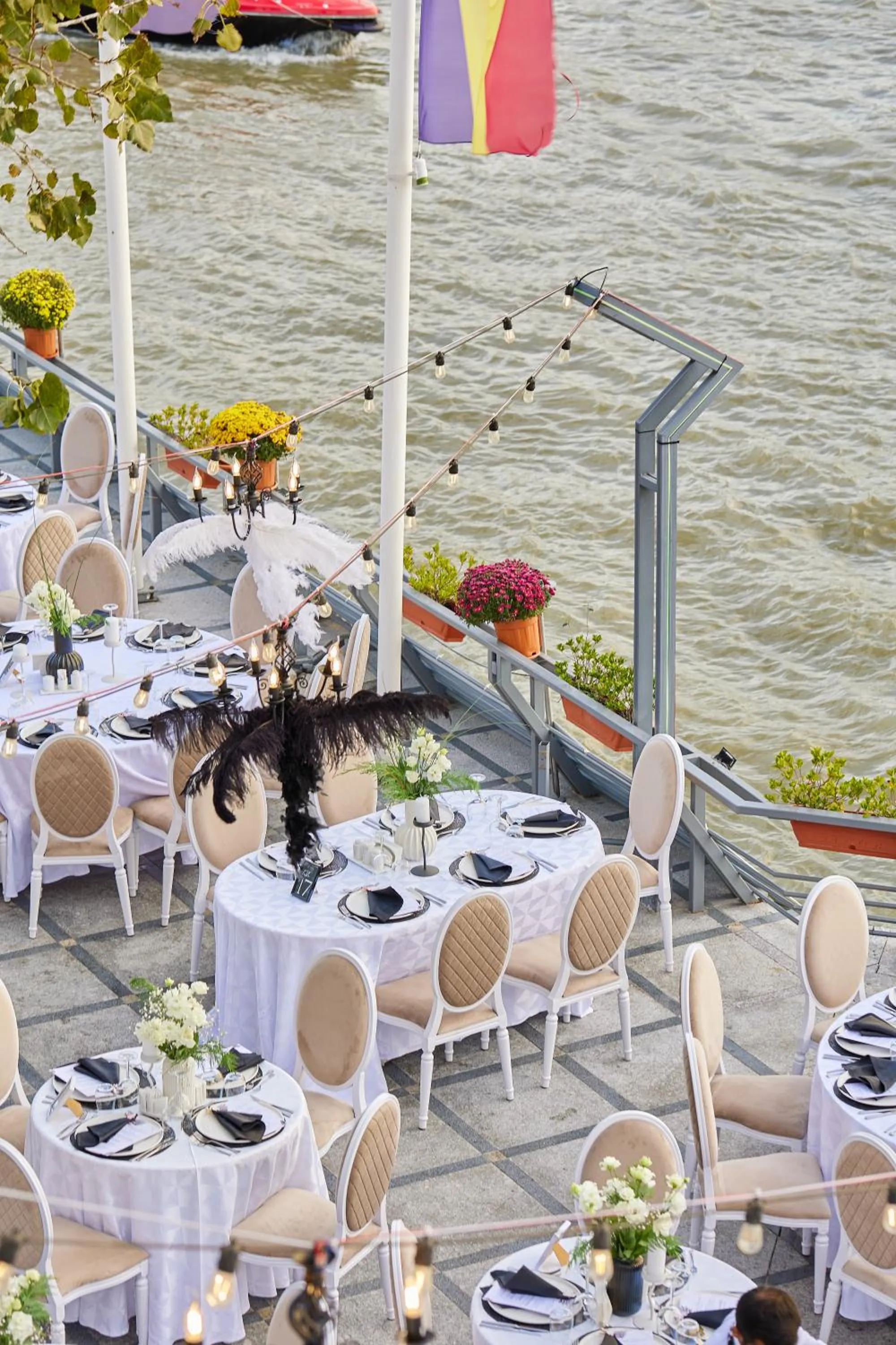 Restaurant/places to eat in Lebada Luxury Resort & Spa