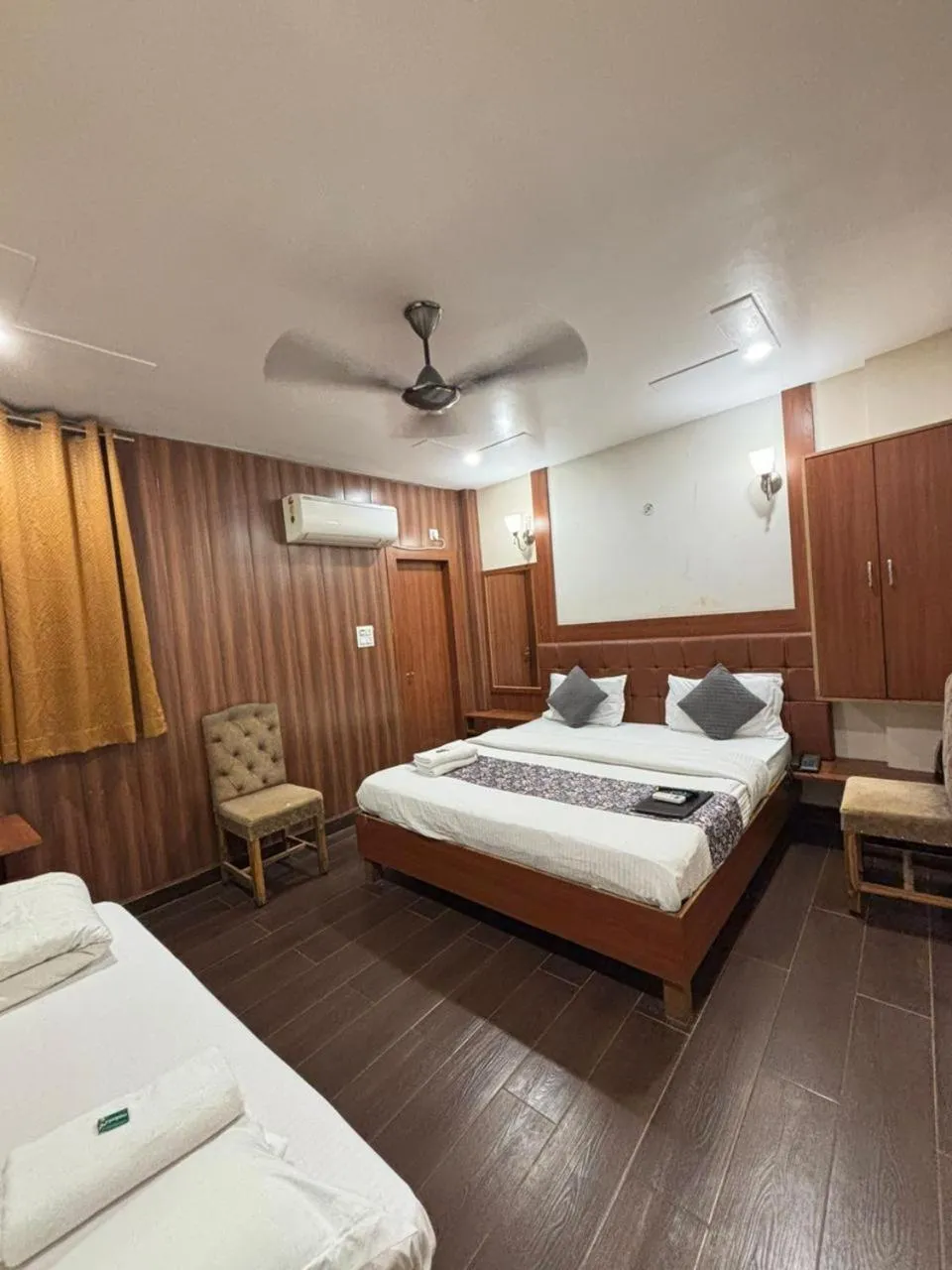 Bed in Hotel Ashoka Ganages