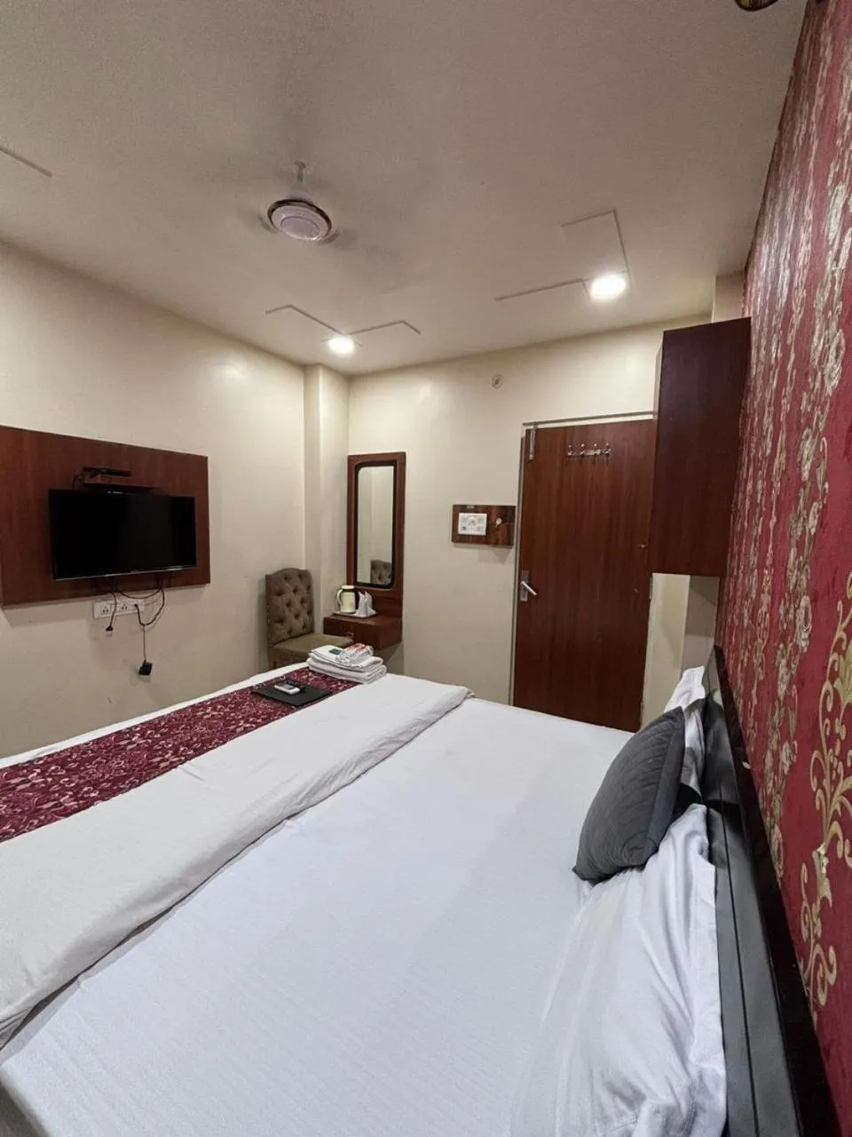 Bed in Hotel Ashoka Ganages