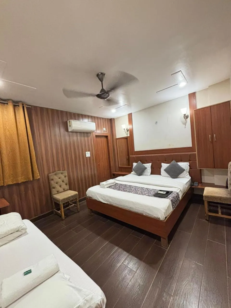 Bed in Hotel Ashoka Ganages