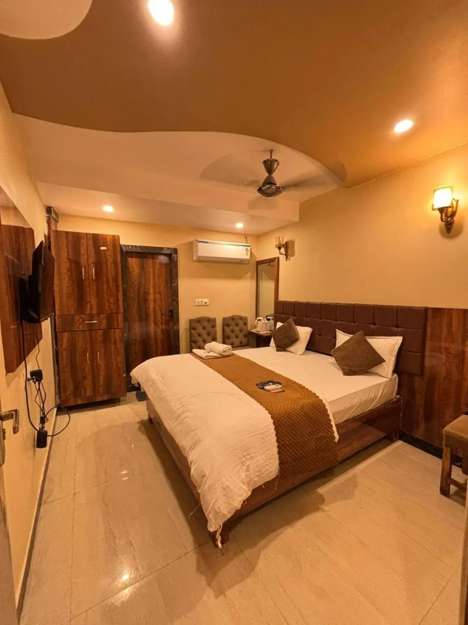 Bed in Hotel Ashoka Ganages