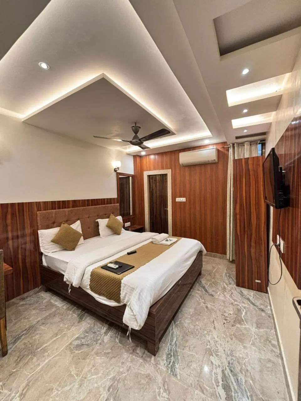 Bed in Hotel Ashoka Ganages