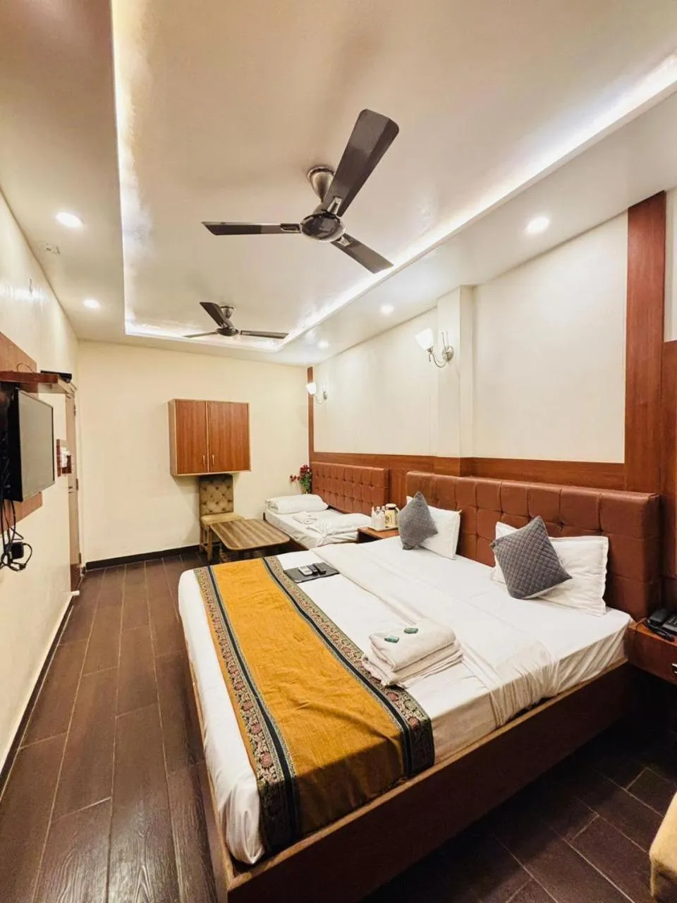 Bed in Hotel Ashoka Ganages