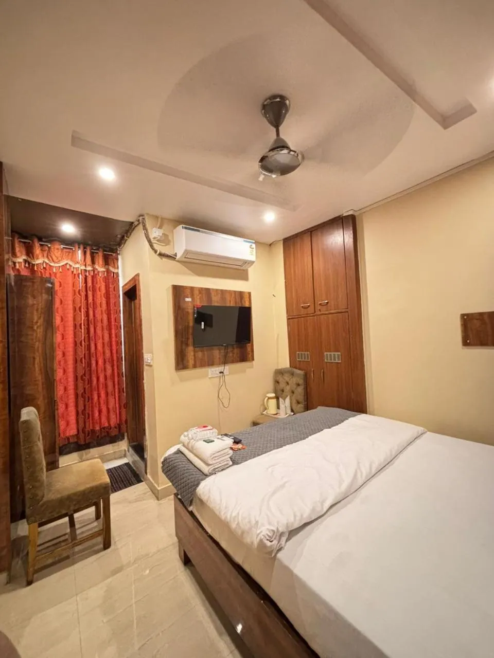 Bed in Hotel Ashoka Ganages