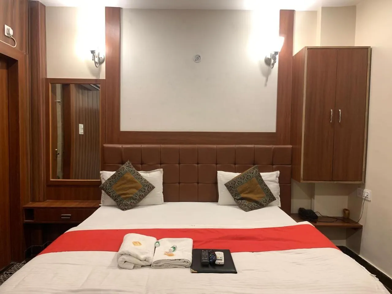 Bed in Hotel Ashoka Ganages