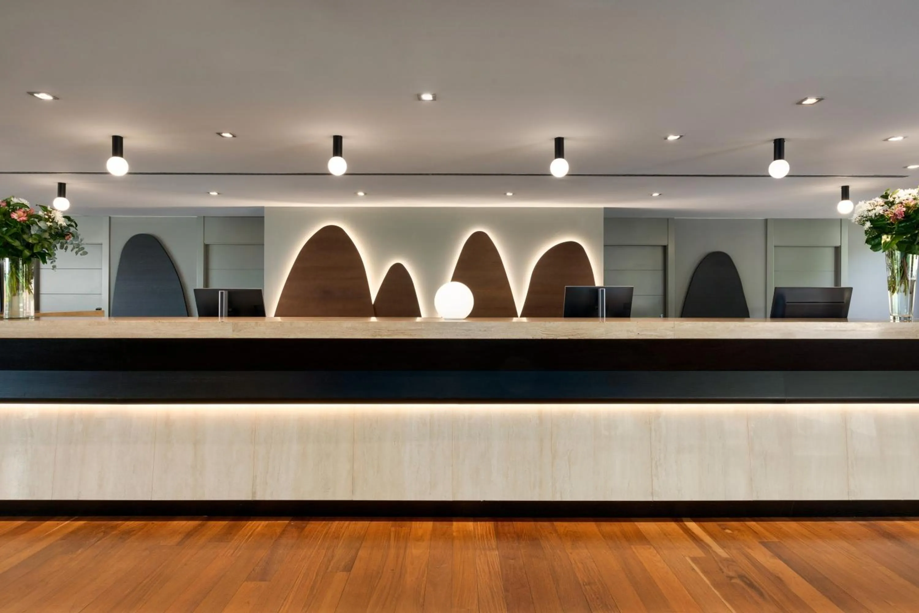 Lobby or reception in Dolce by Wyndham Barcelona Resort