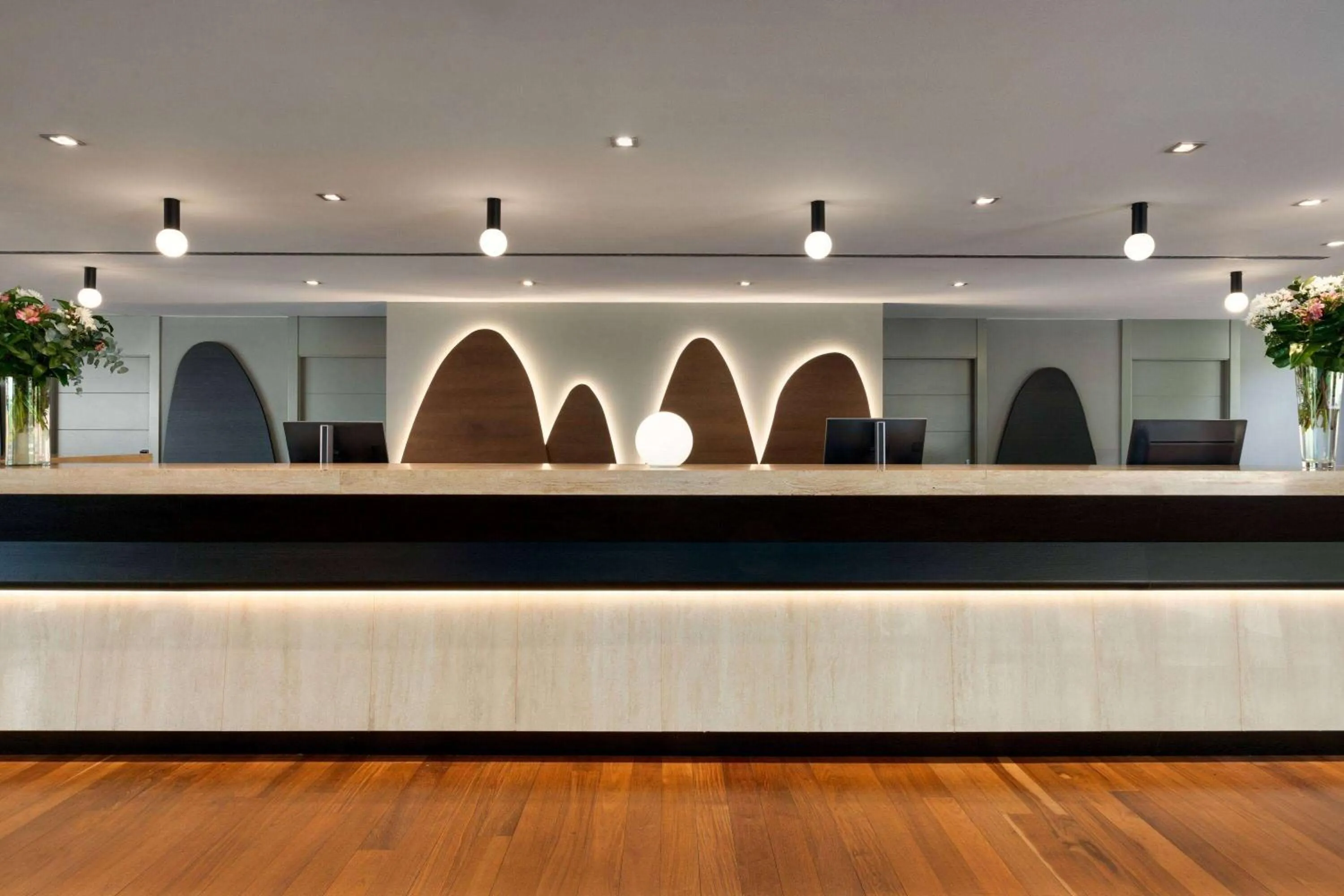 Lobby or reception in Dolce by Wyndham Barcelona Resort