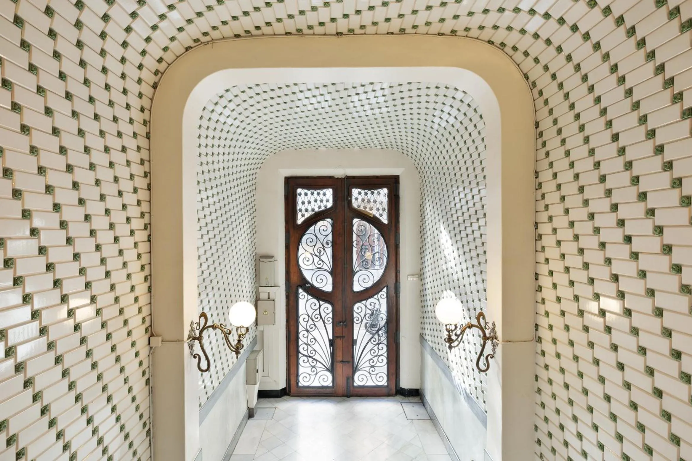 Property building in Apartments Barcelona & Home Deco Eixample