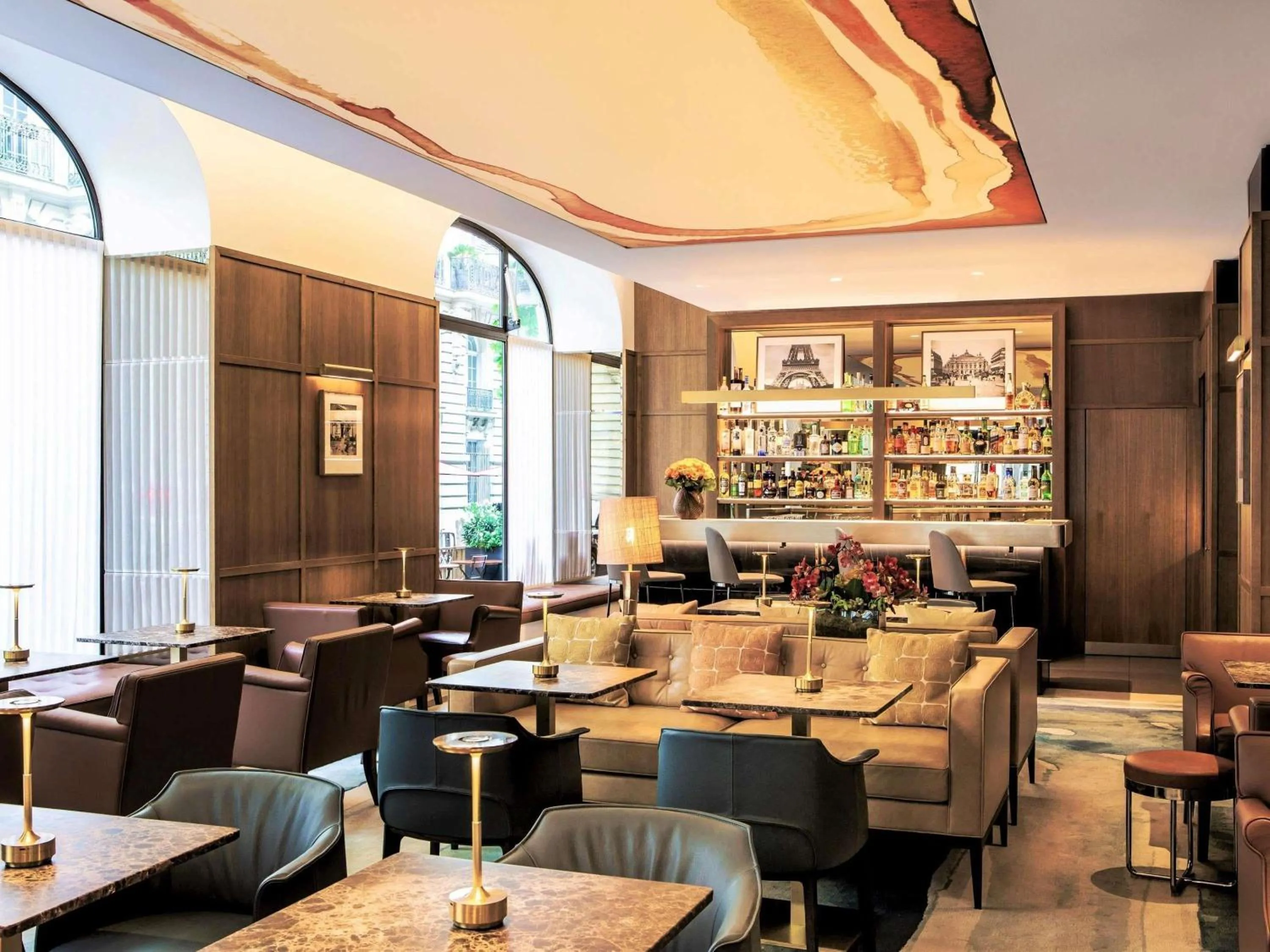 Lounge or bar in Sofitel Paris Arc De Triomphe