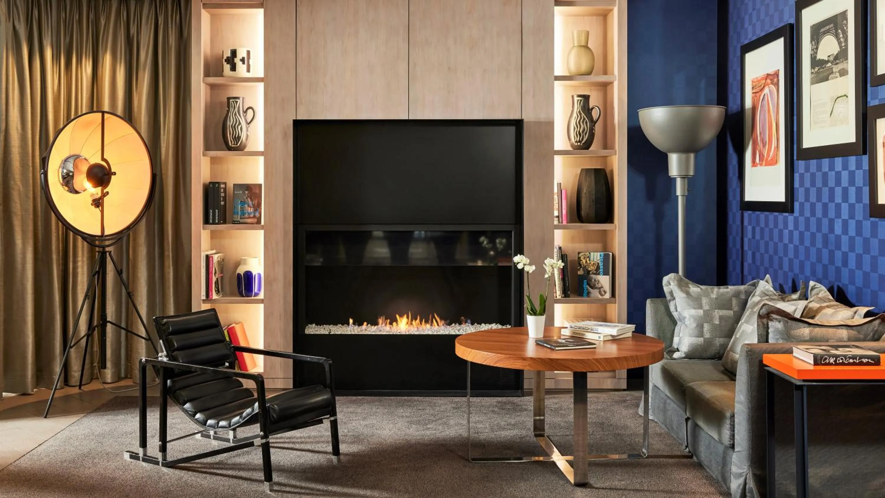 Lounge or bar in Sofitel Paris Arc De Triomphe