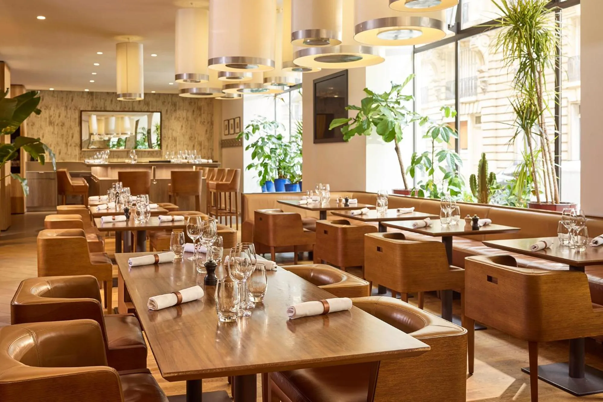 Restaurant/places to eat in Sofitel Paris Arc De Triomphe