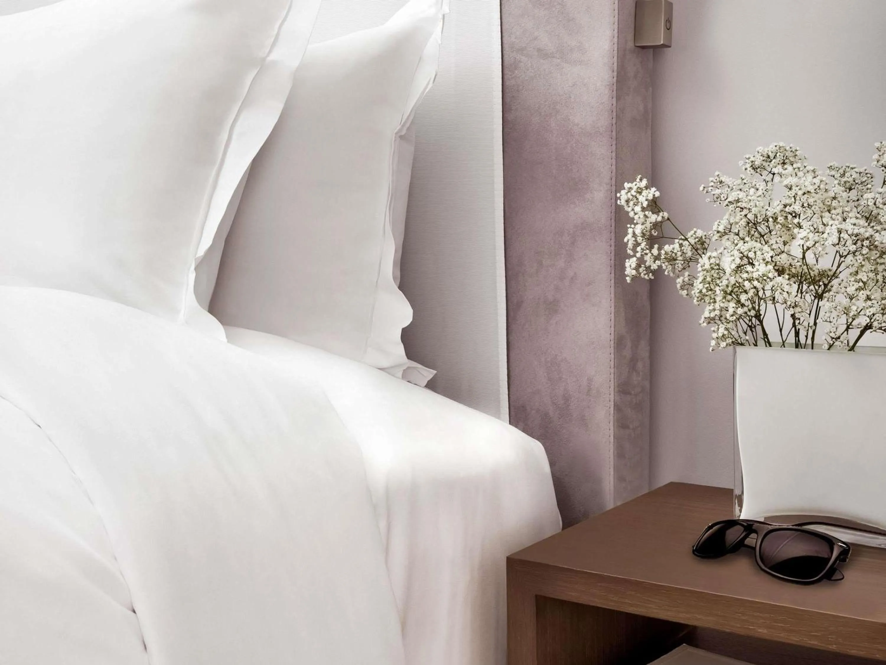 Bedroom, Bed in Sofitel Paris Arc De Triomphe