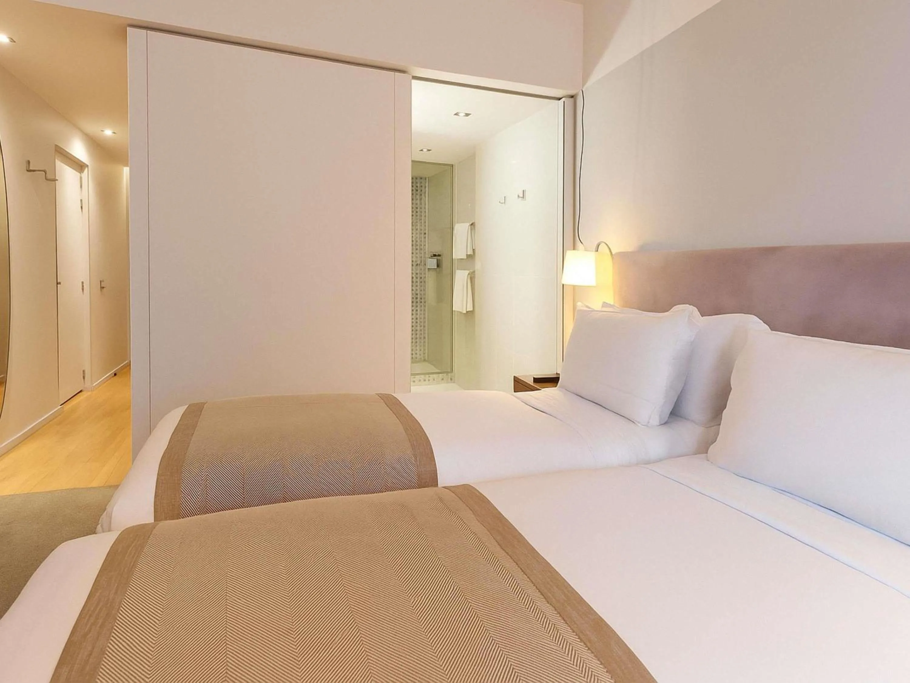 Bedroom, Bed in Sofitel Paris Arc De Triomphe