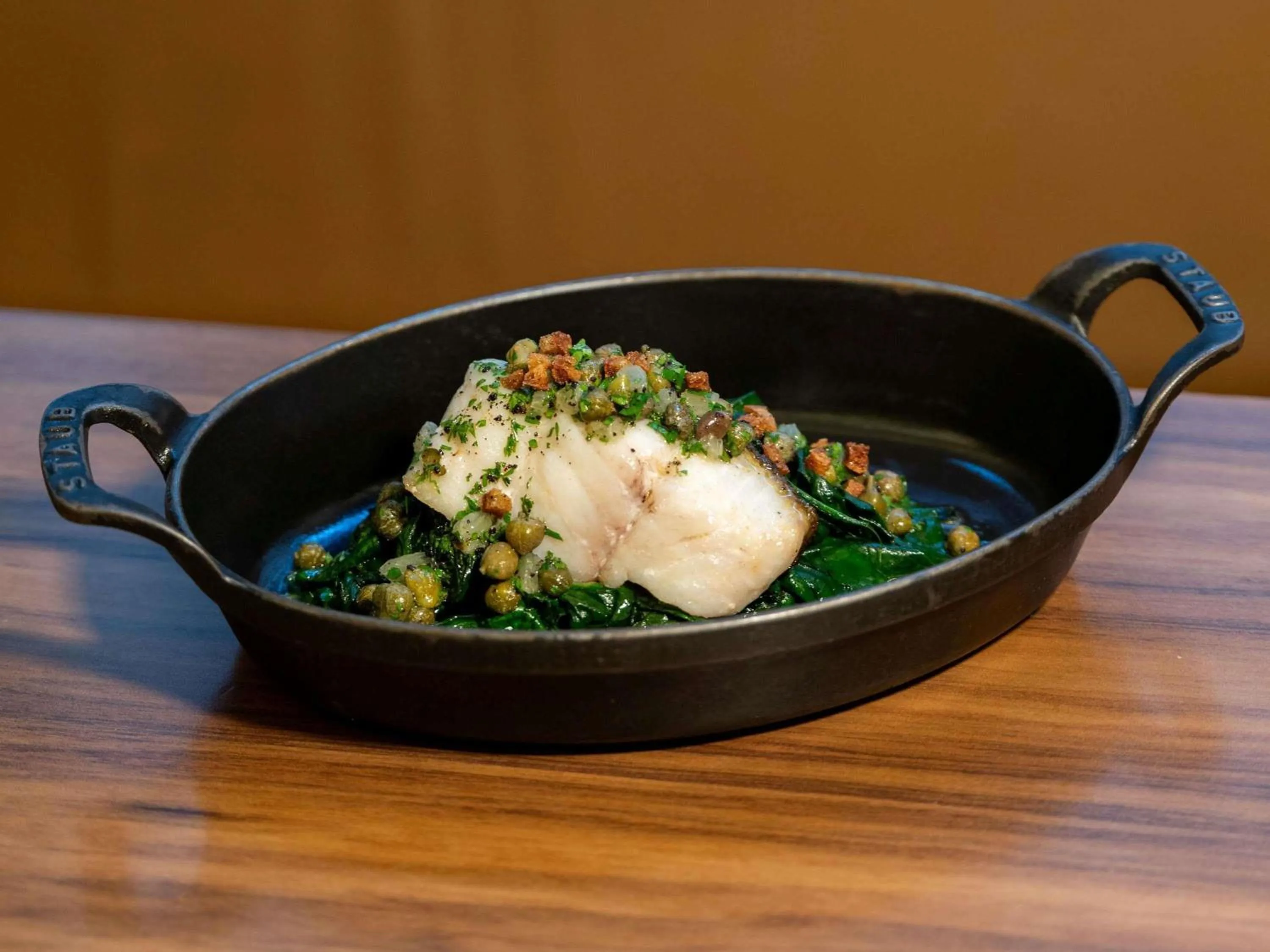 Restaurant/places to eat in Sofitel Paris Arc De Triomphe