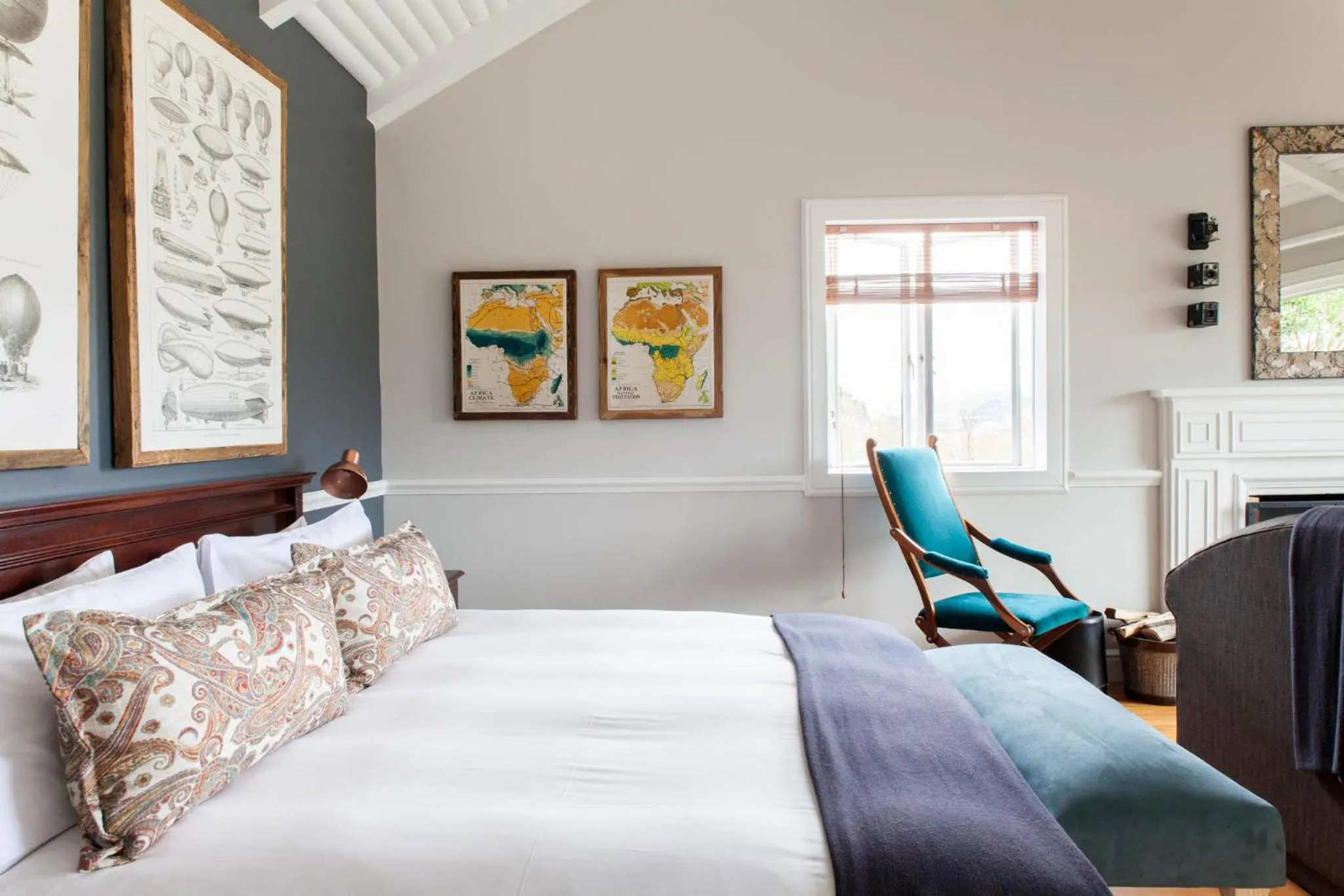 Bed in Emily Moon River Lodge