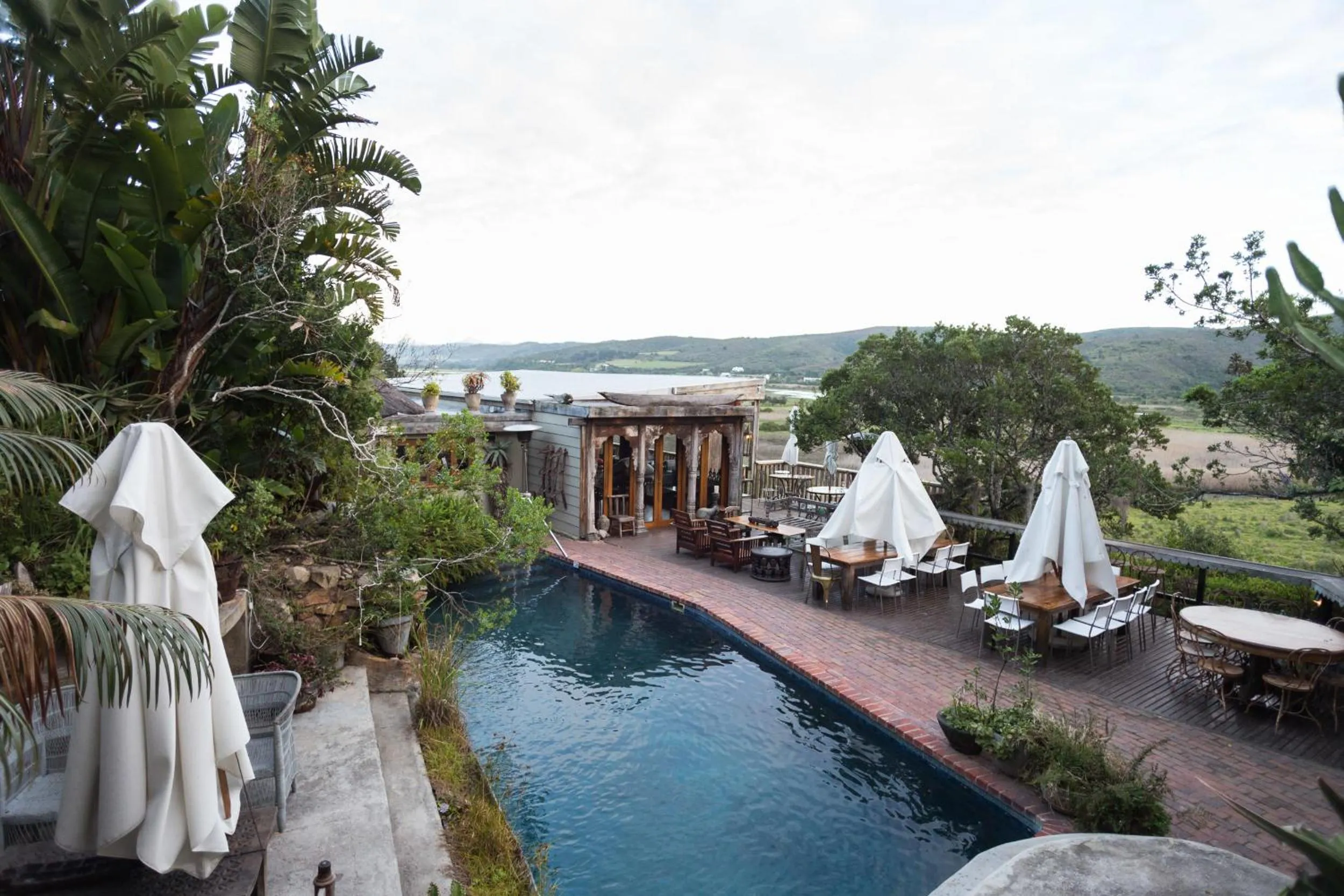 Restaurant/places to eat in Emily Moon River Lodge