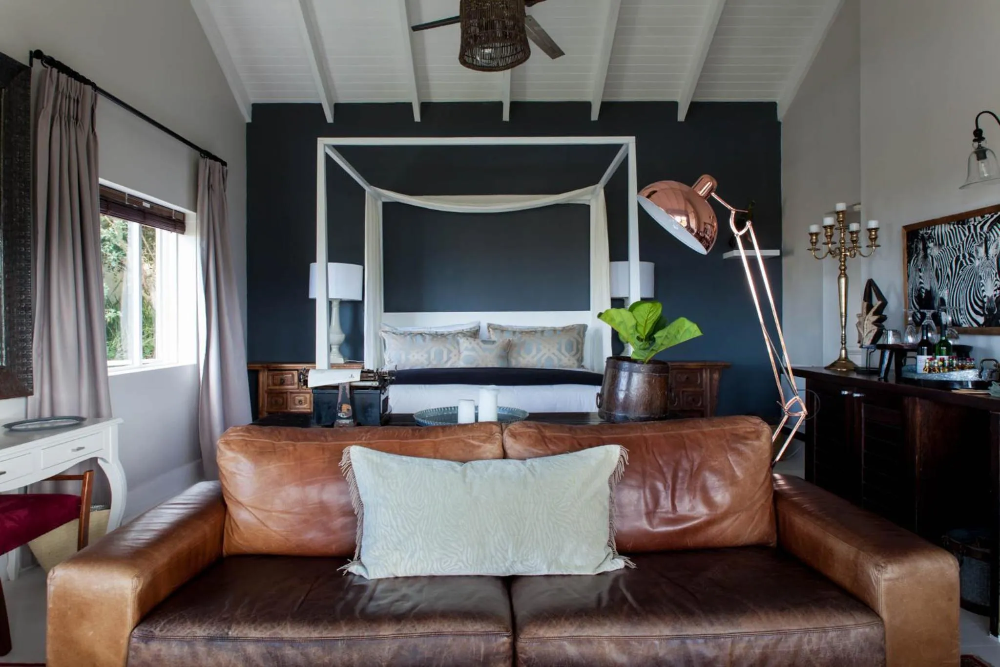 Bed in Emily Moon River Lodge