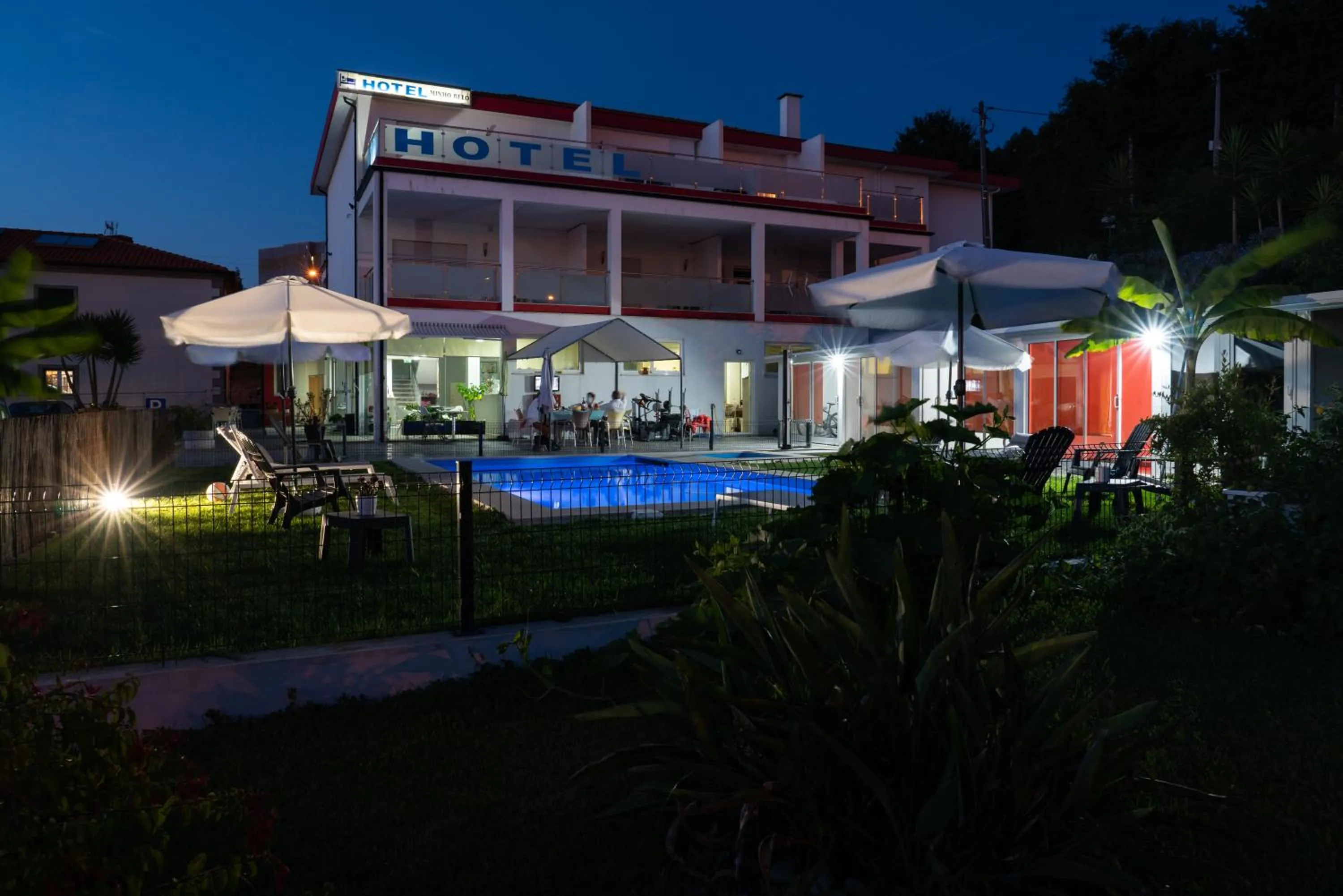 Swimming pool in Hotel Minho Belo