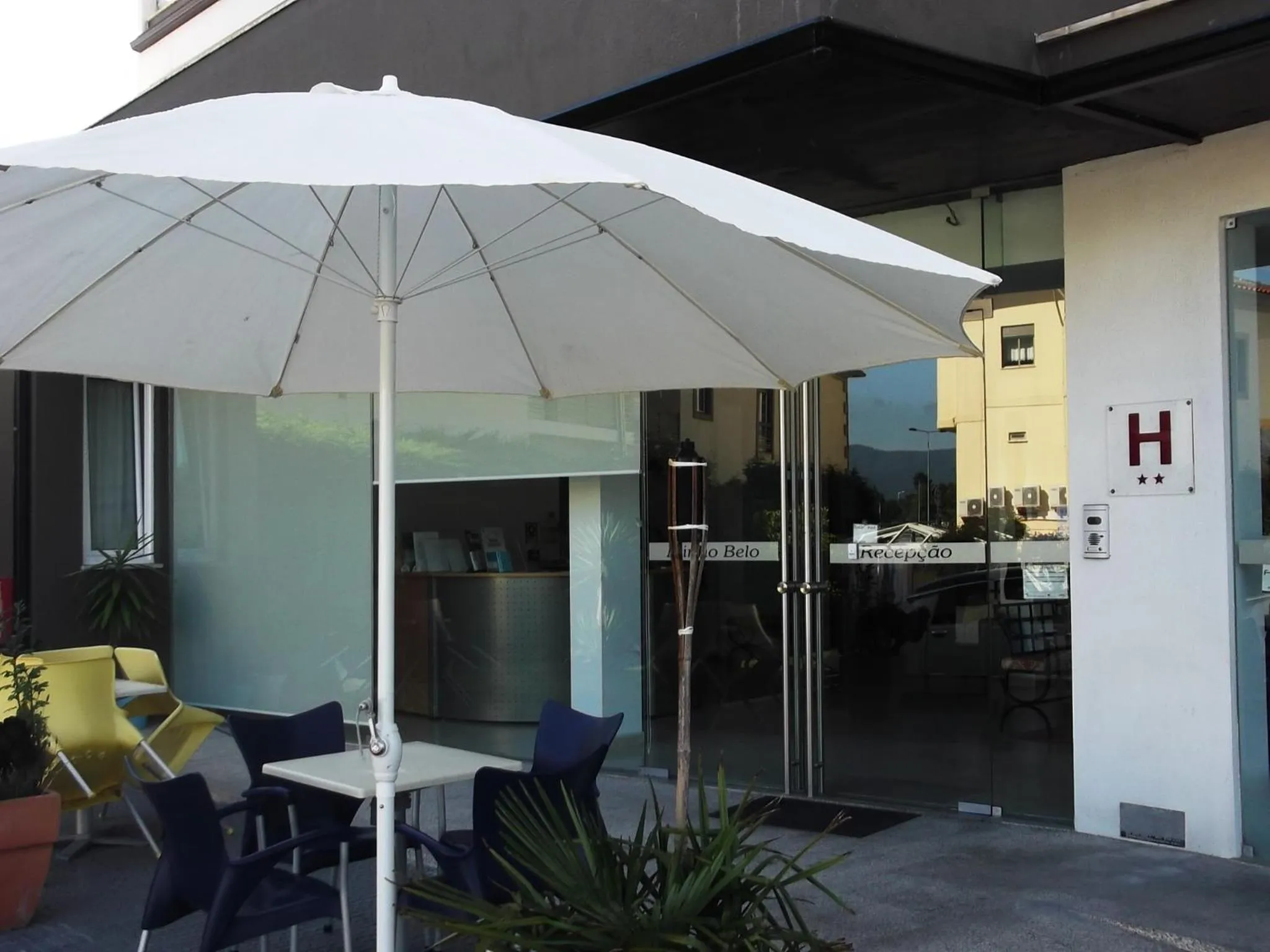 Facade/entrance in Hotel Minho Belo