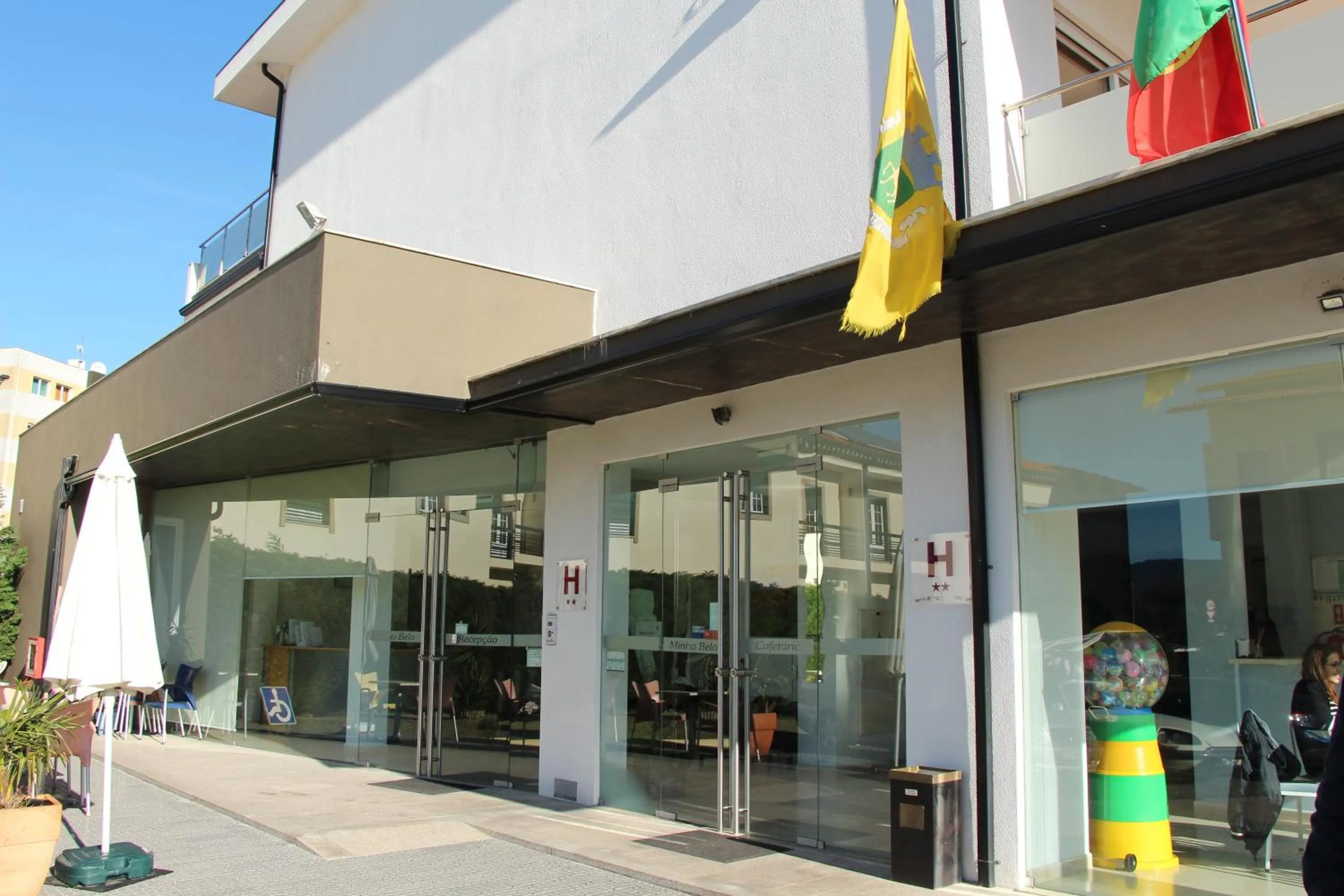 Facade/entrance in Hotel Minho Belo