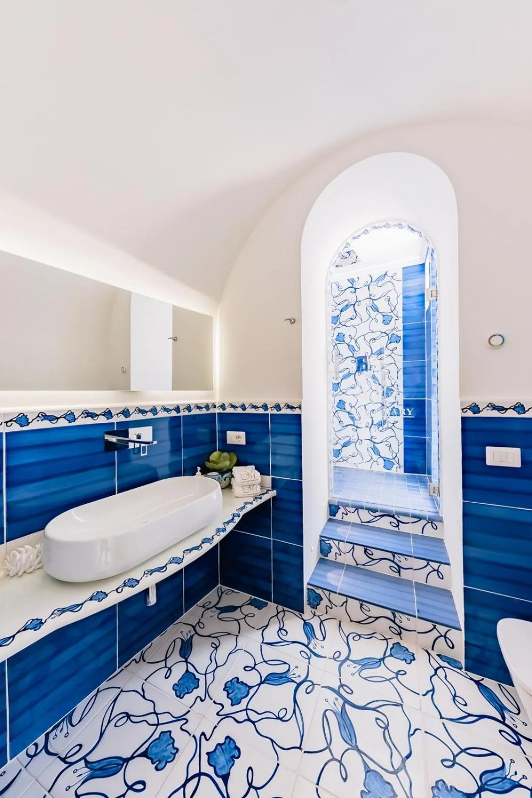 Shower in Villa Mary Suites