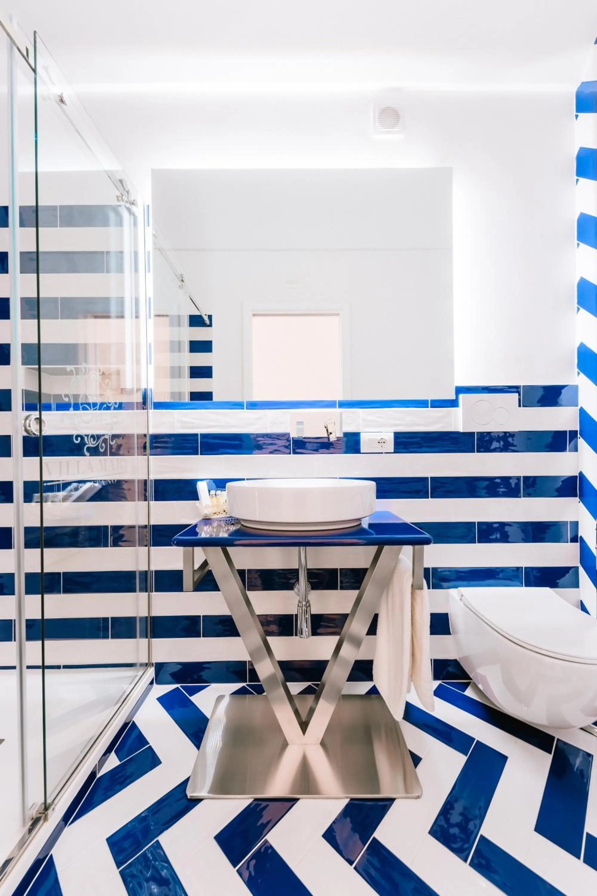 Bathroom, Bed in Villa Mary Suites