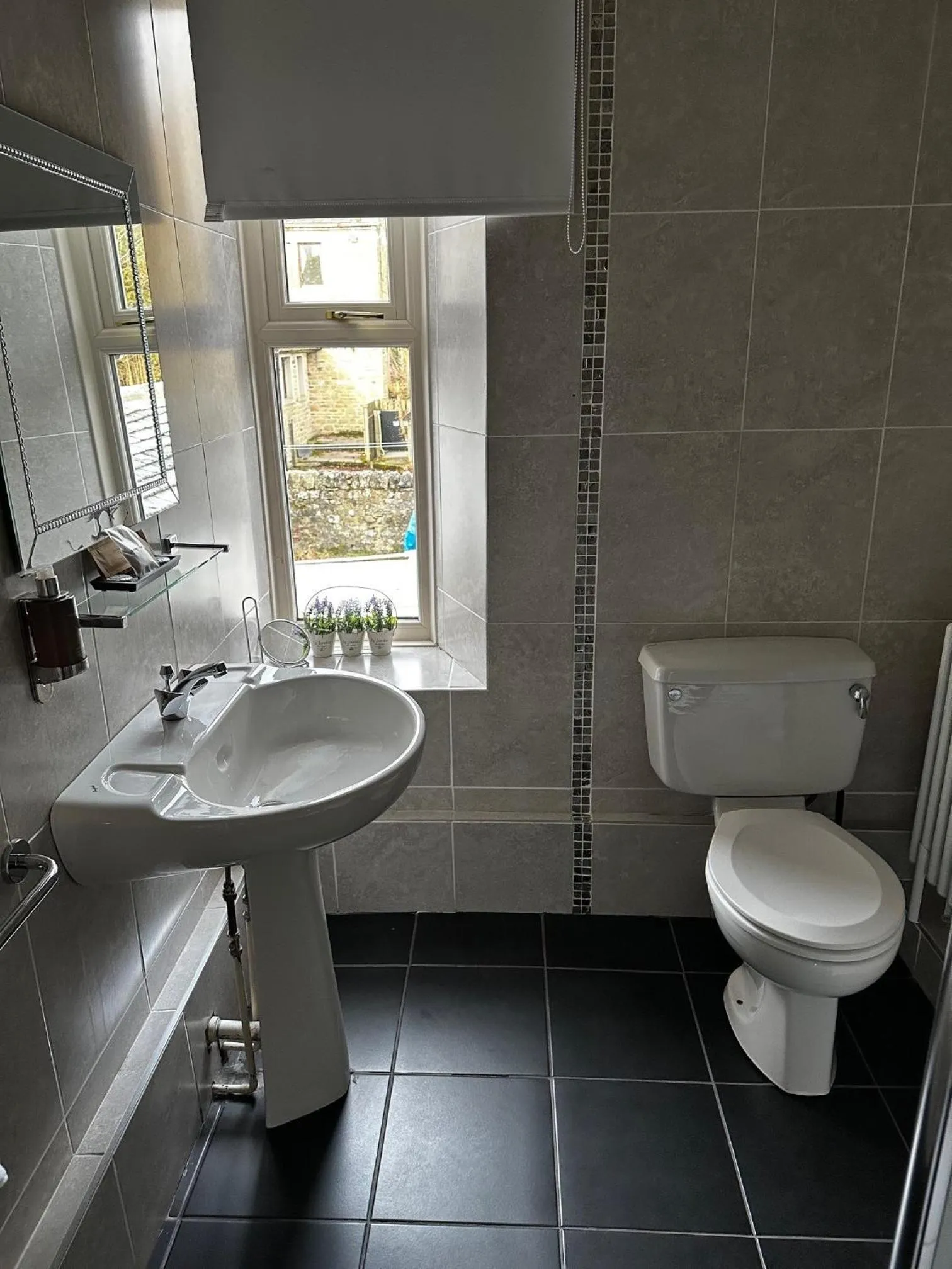 Bathroom in New Inn Appletreewick