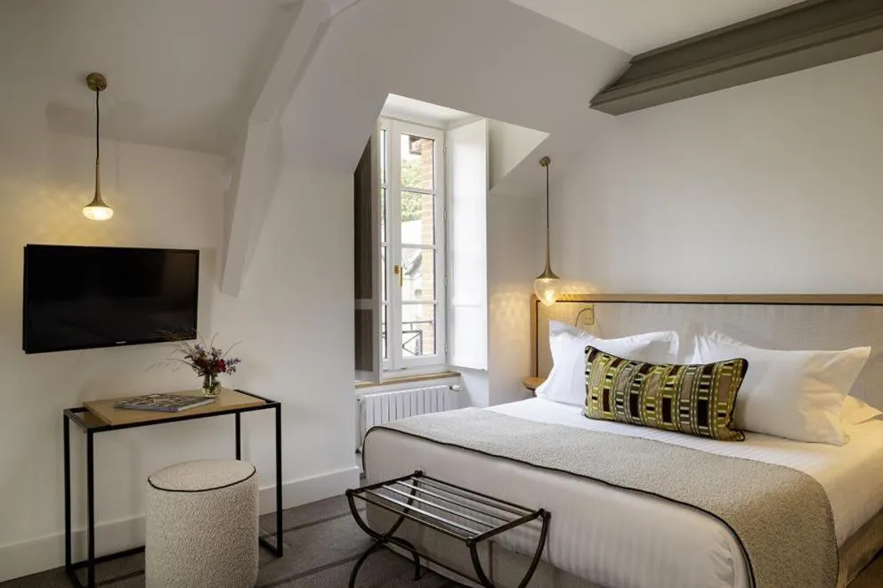 TV and multimedia, Bed in Hôtel & Spa de La Bretesche