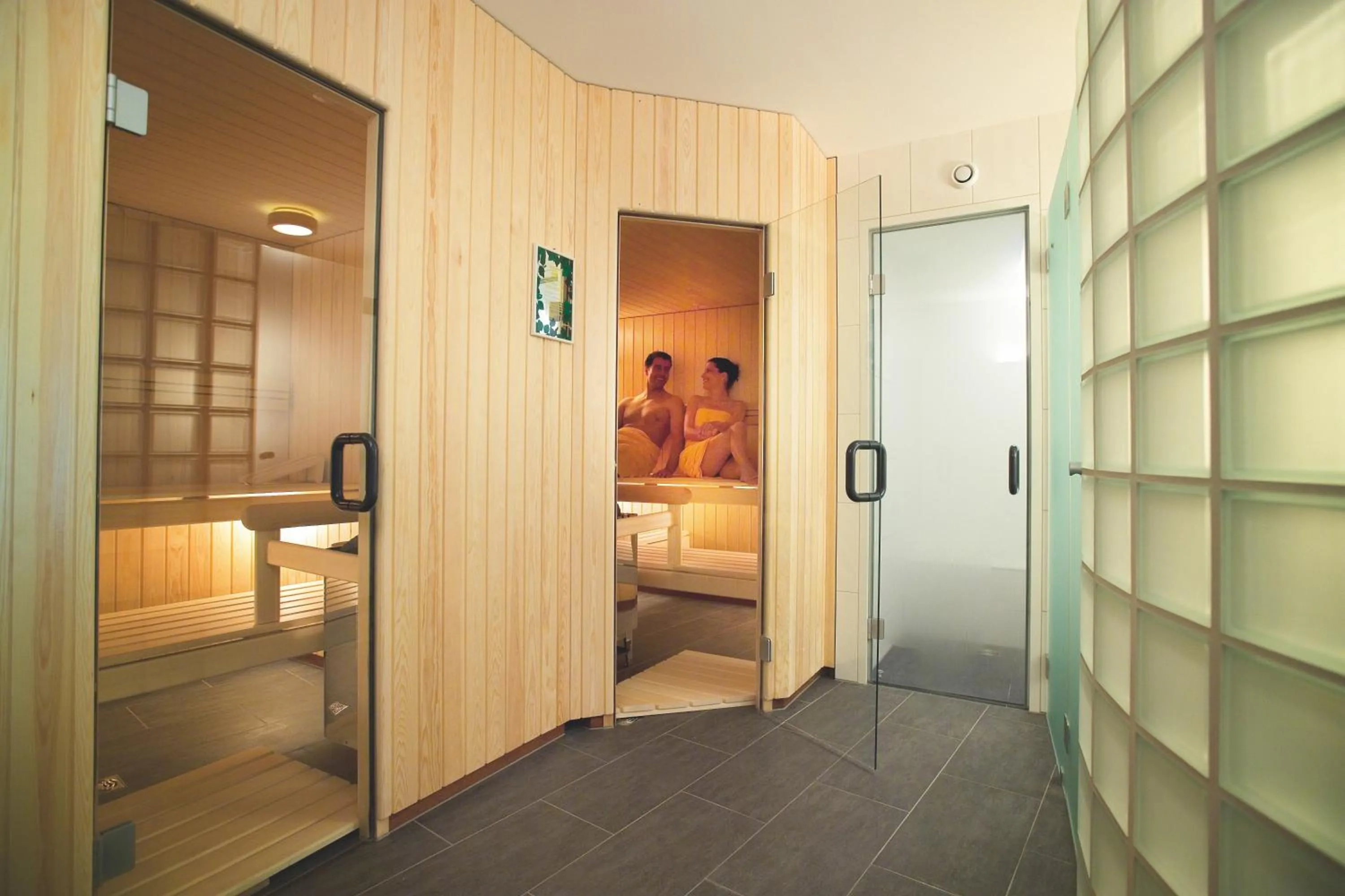 Sauna, Bed in Hotel - Restaurant Eierhals am Ägerisee