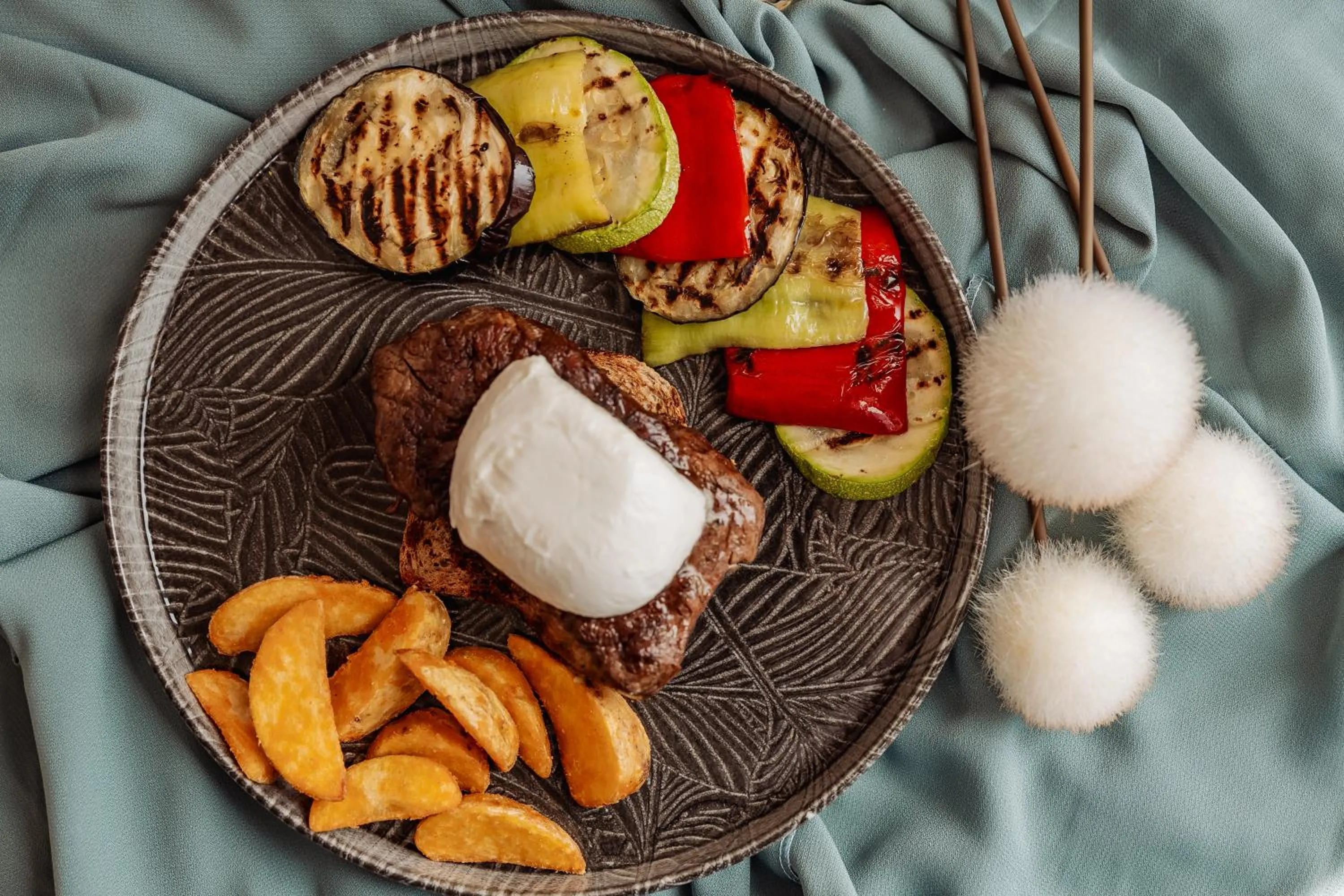 Food in Le Petit Chateau