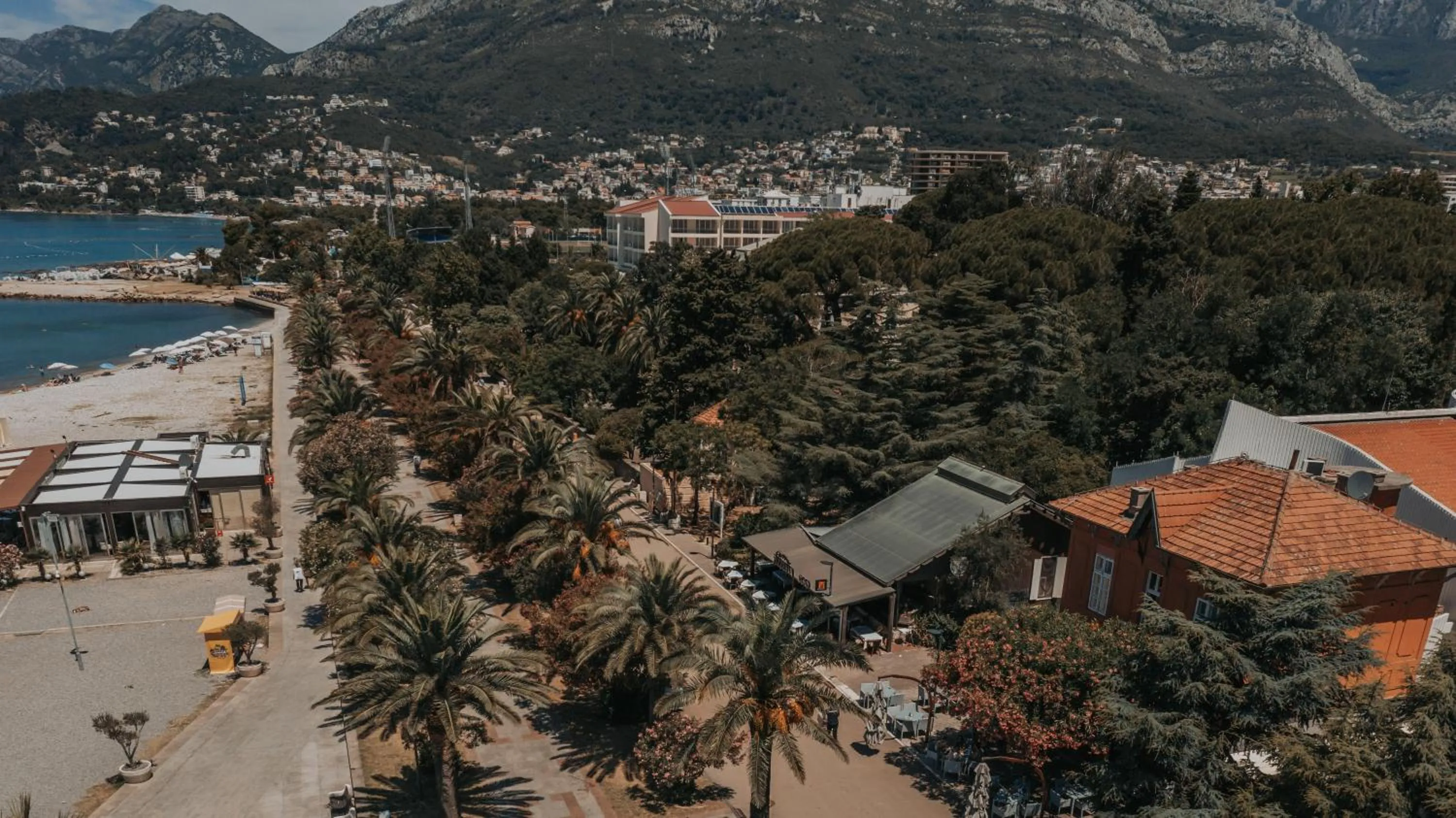 Beach in Le Petit Chateau
