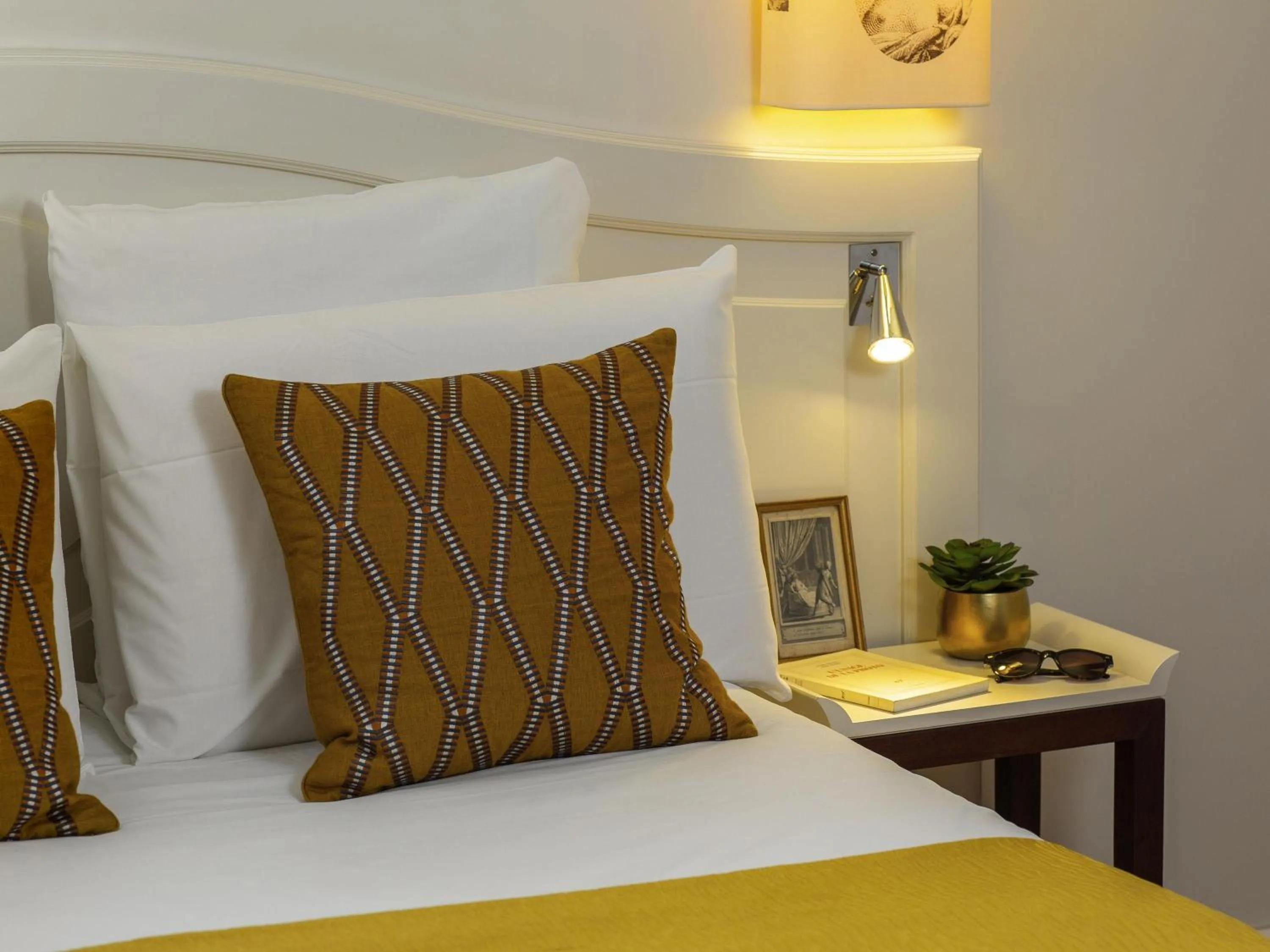 Bedroom, Bed in Mercure Rambouillet Relays Du Château