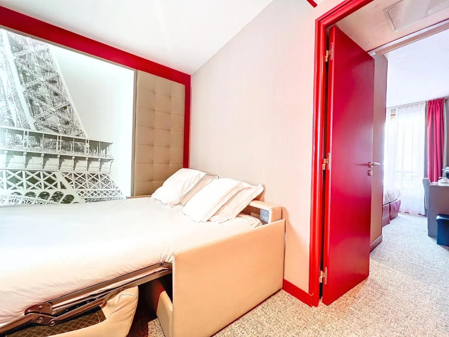 Bed in Best Western Nouvel Orléans Montparnasse